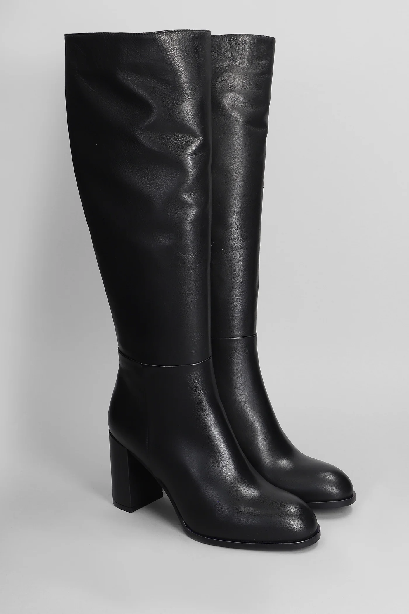 High heels boots in black leather - Image 2