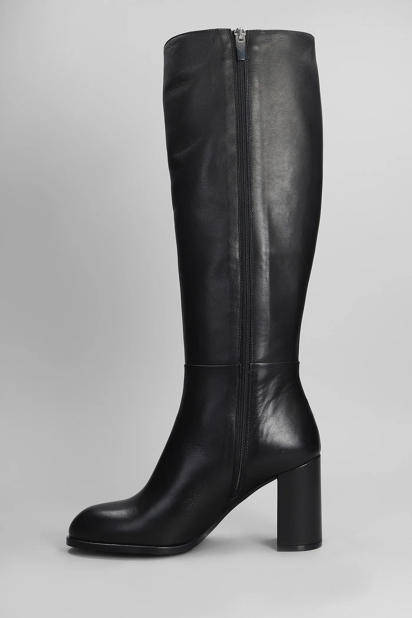 High heels boots in black leather - Image 3