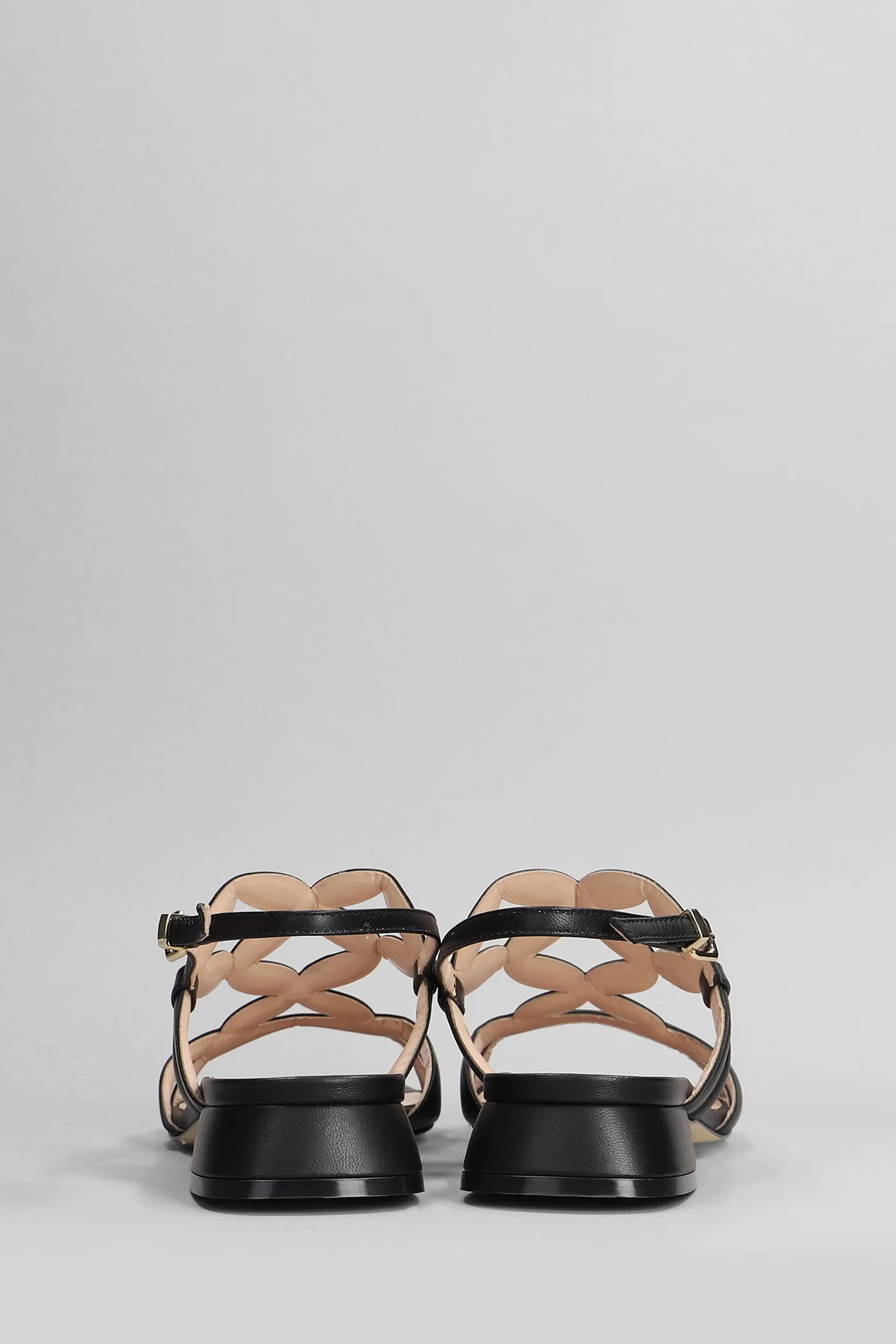 Sandals in black leather - Image 4
