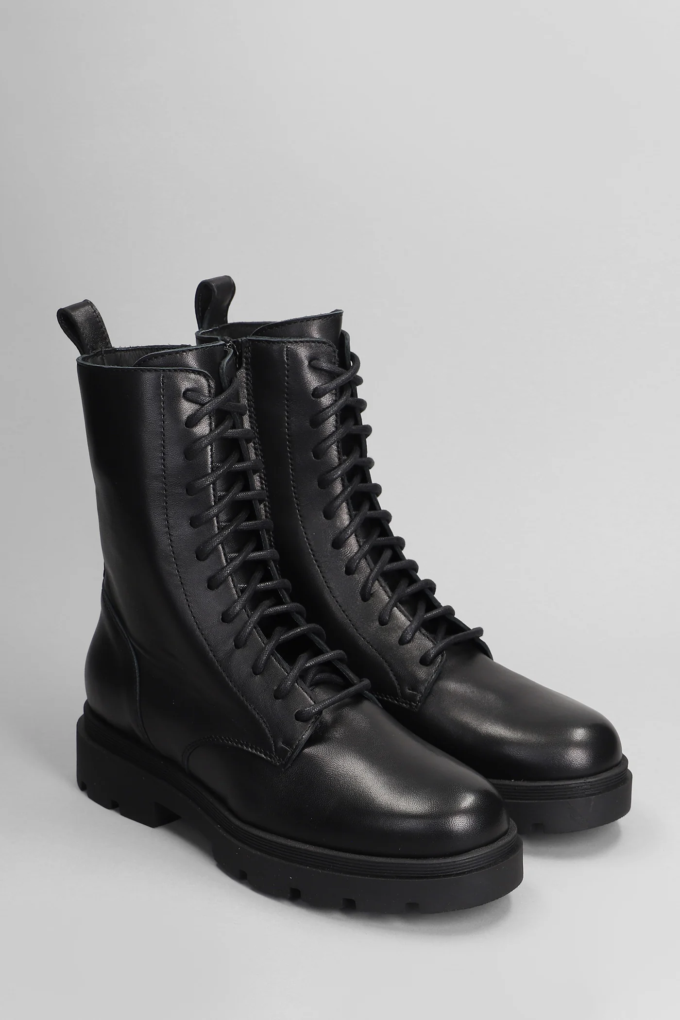 Combat boots in black leather - Image 2
