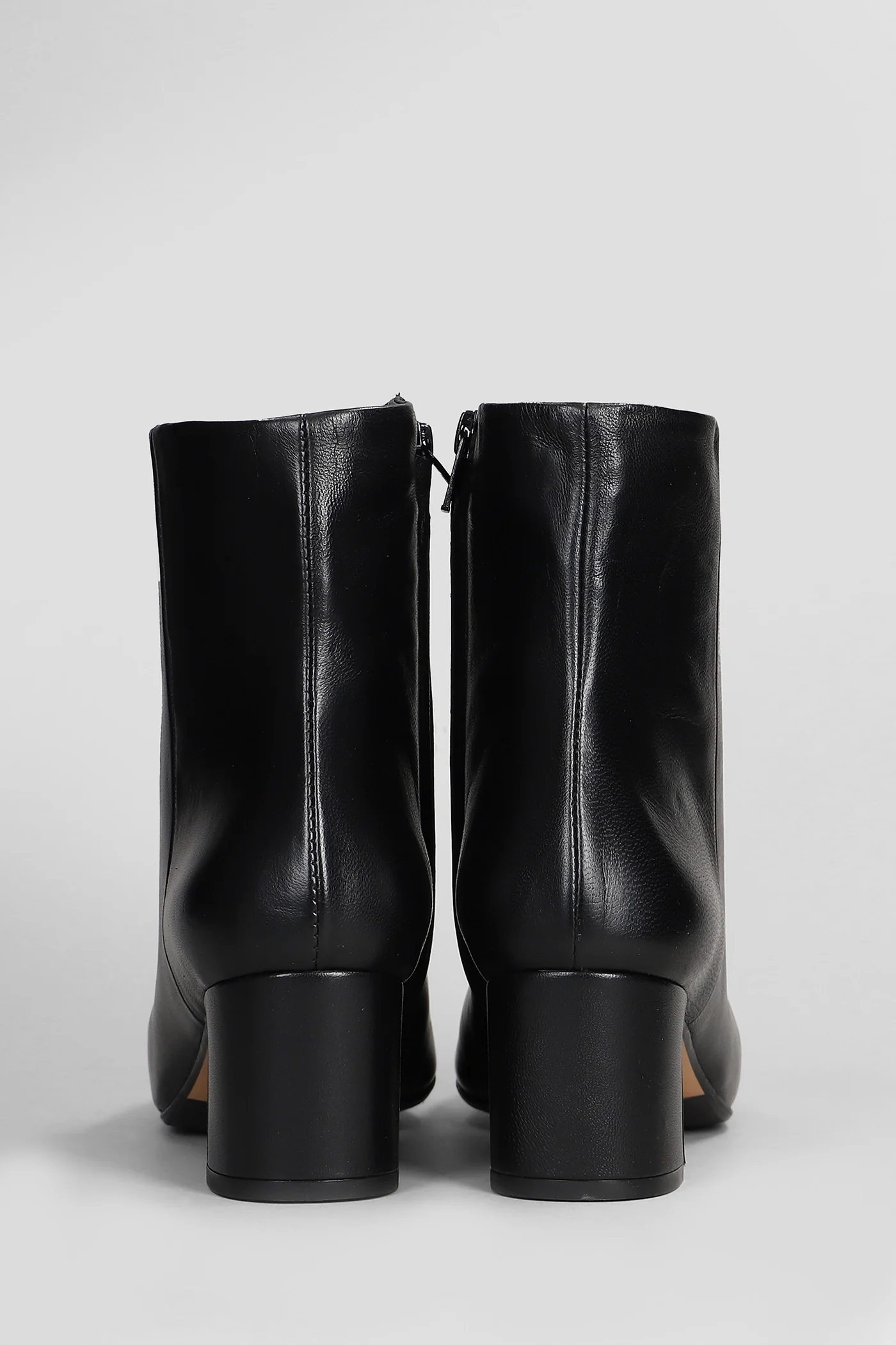 High heels Ankle boots in black leather - Image 4