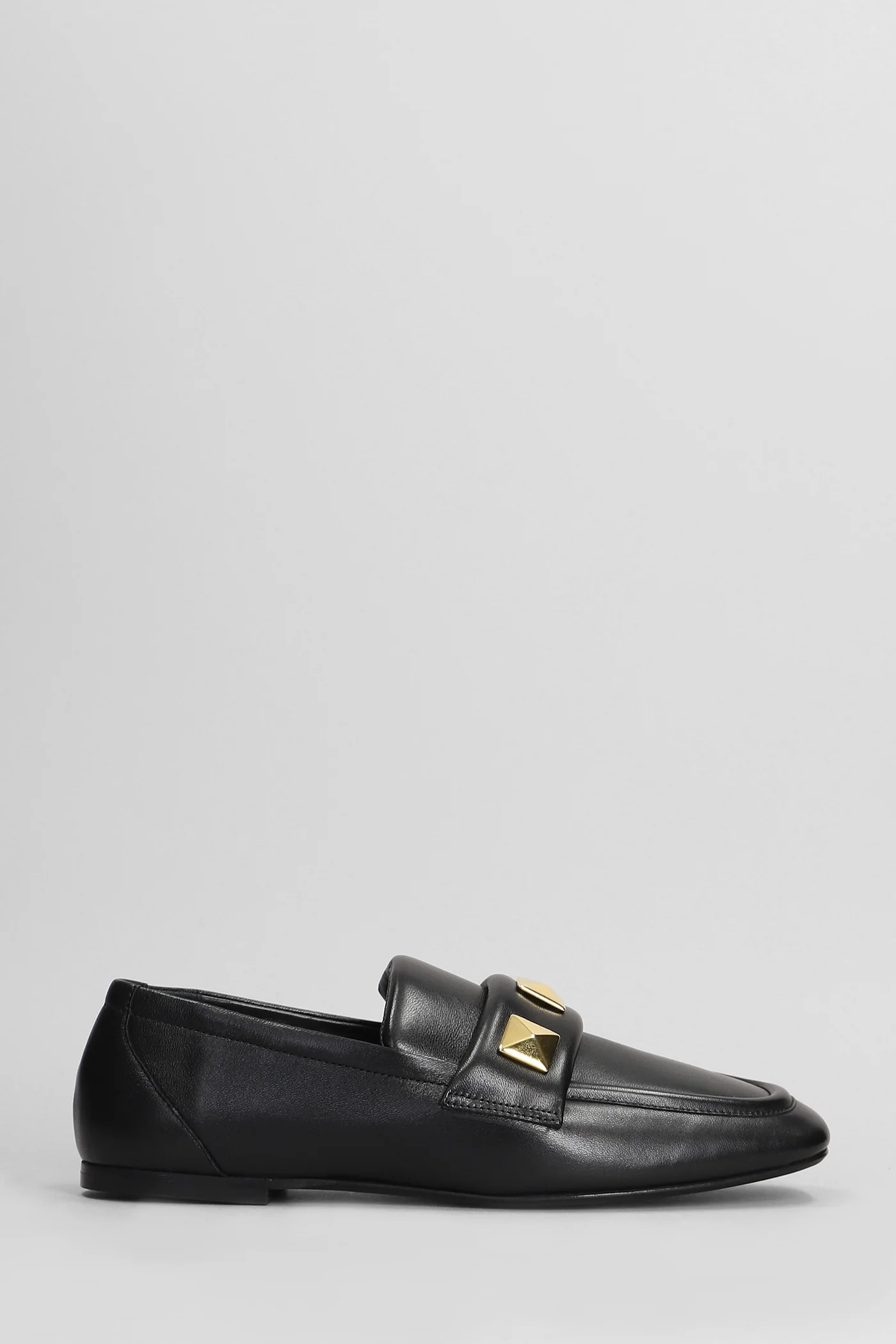 Loafers in black leather