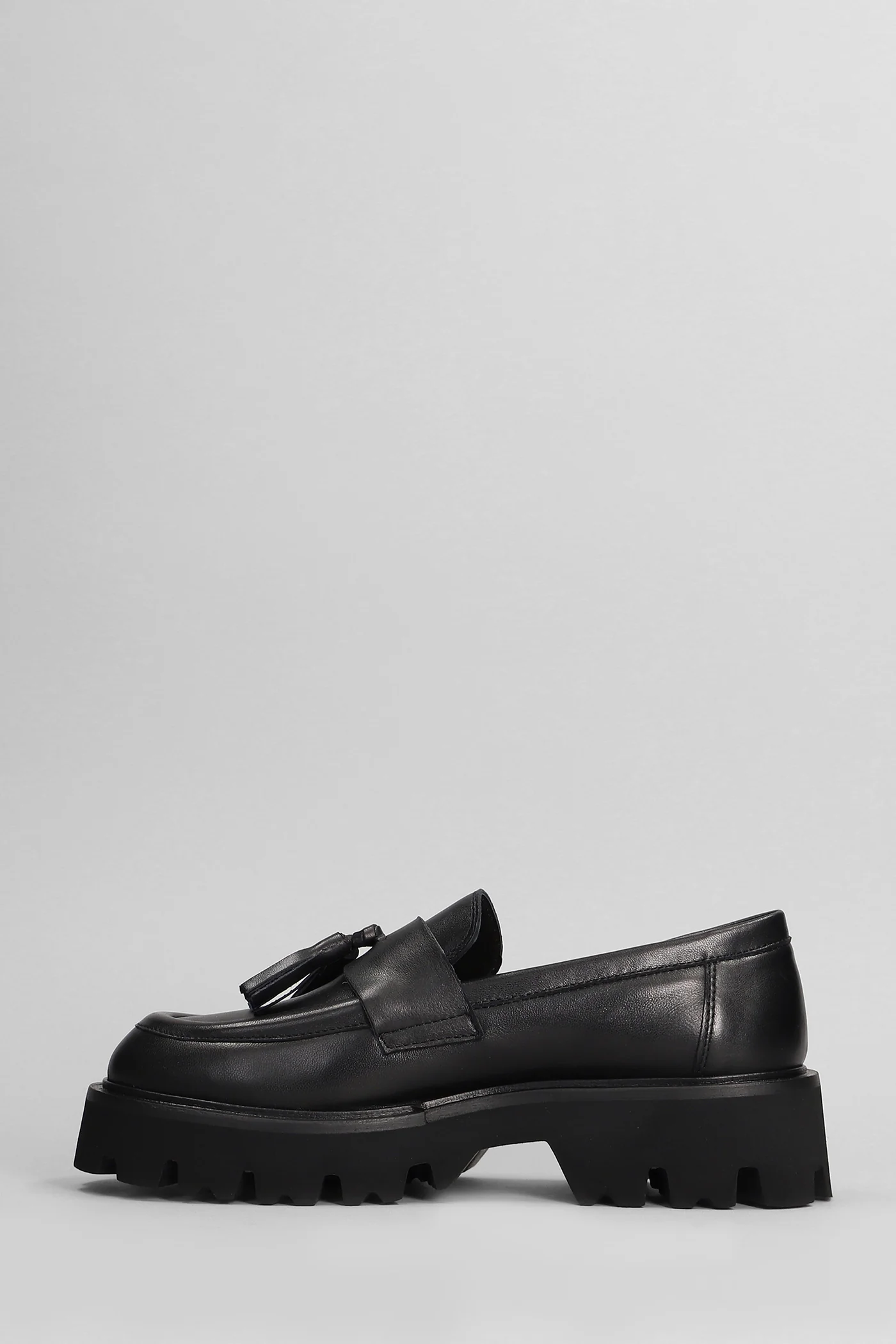 Loafers in black leather - Image 3
