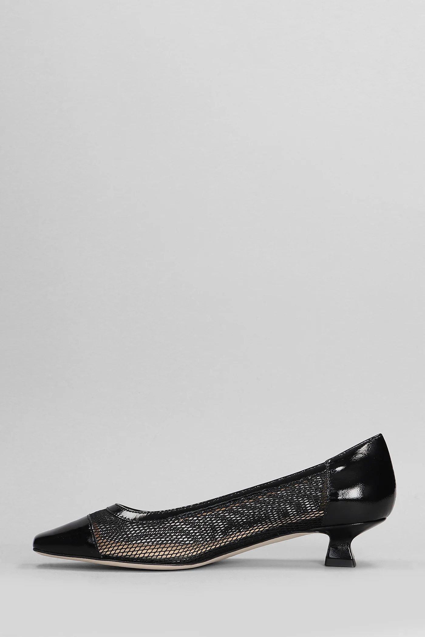 Pumps in black leather - Image 3