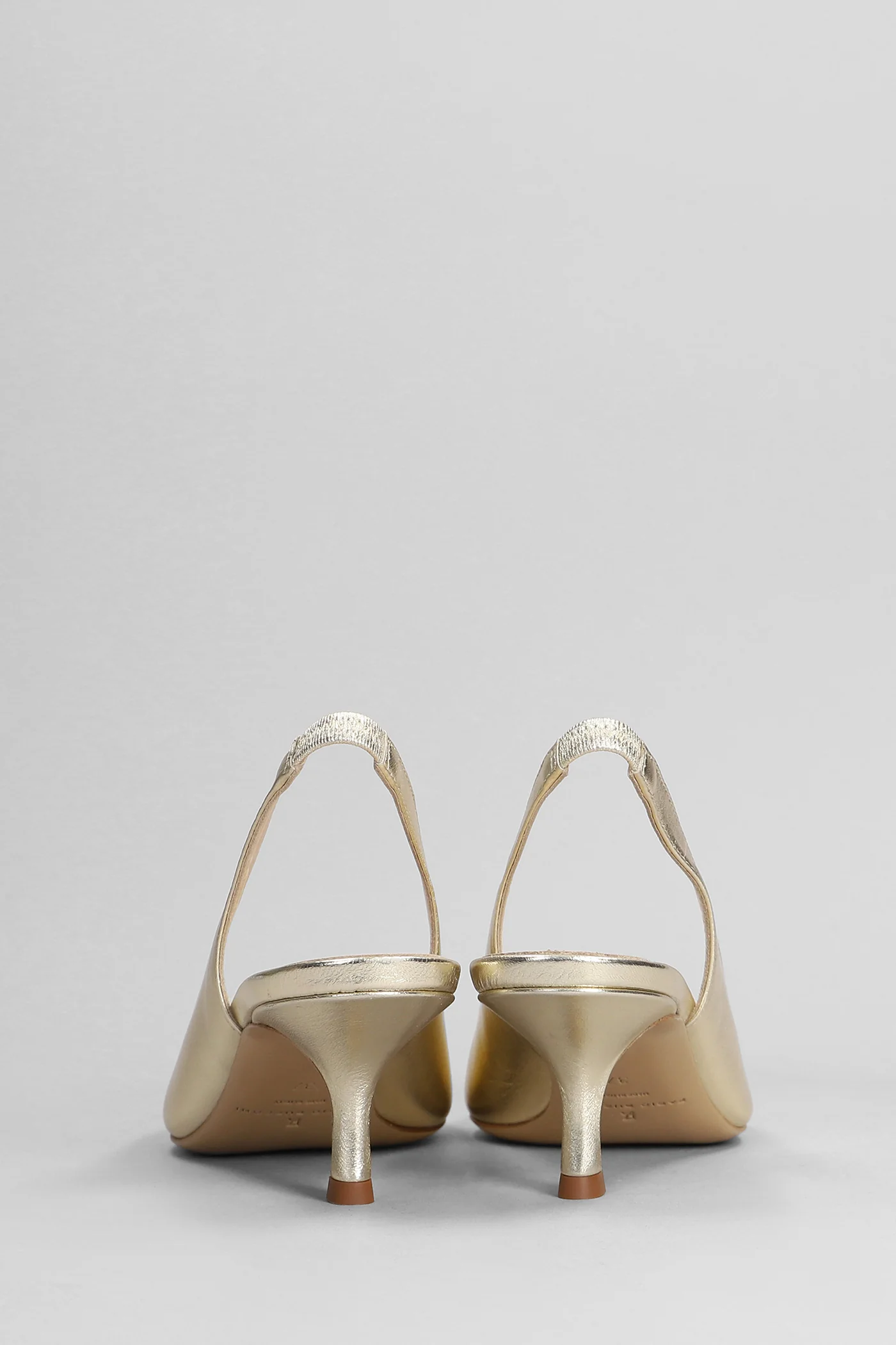 Pumps in platinum leather - Image 4