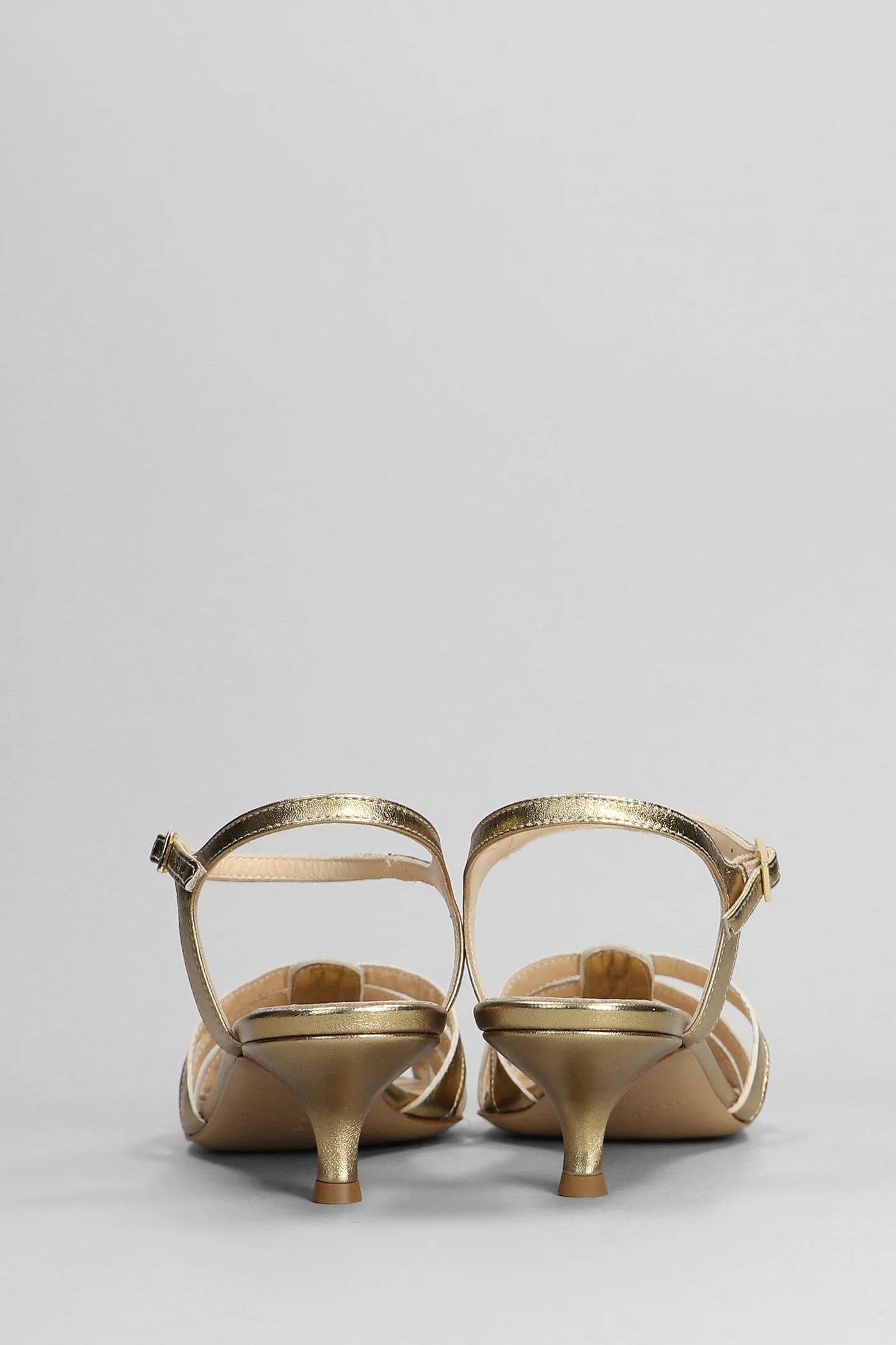 Sandals in gold leather - Image 4