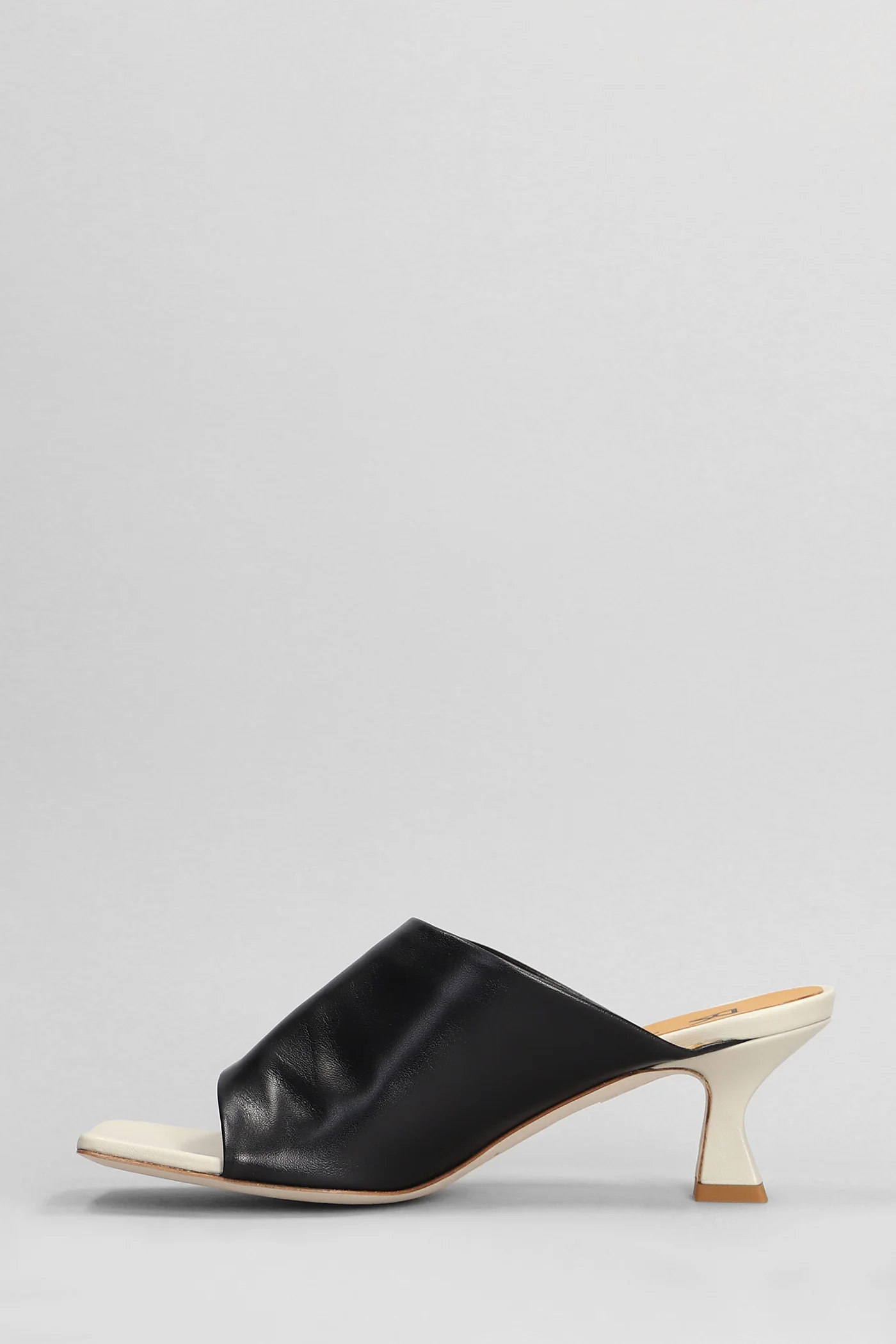Slipper-Mule in black leather - Image 3