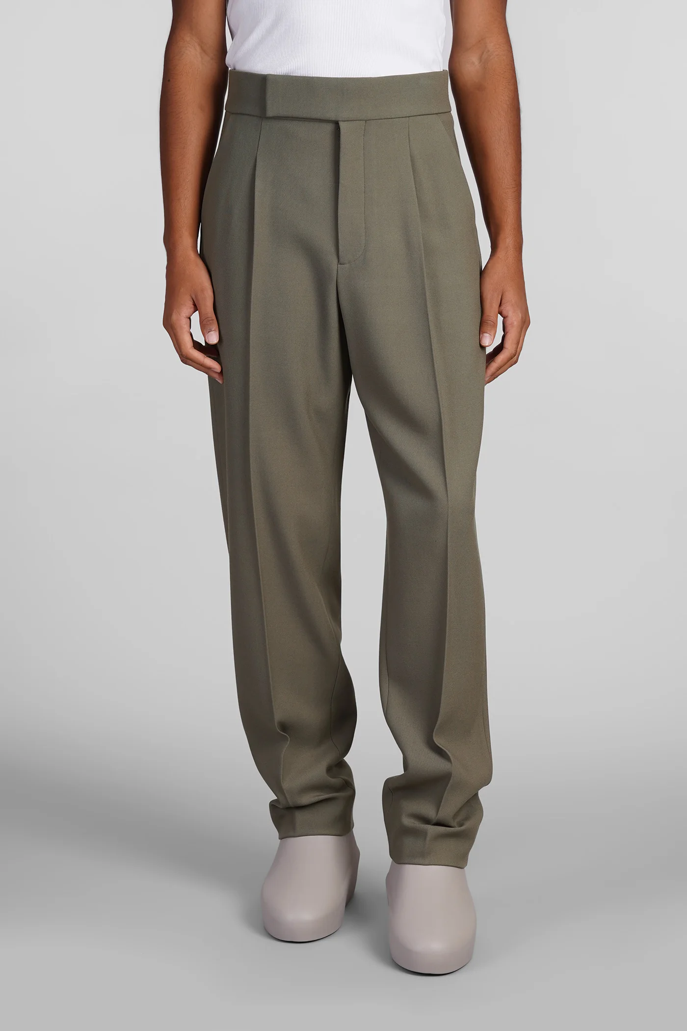 Pants in green wool