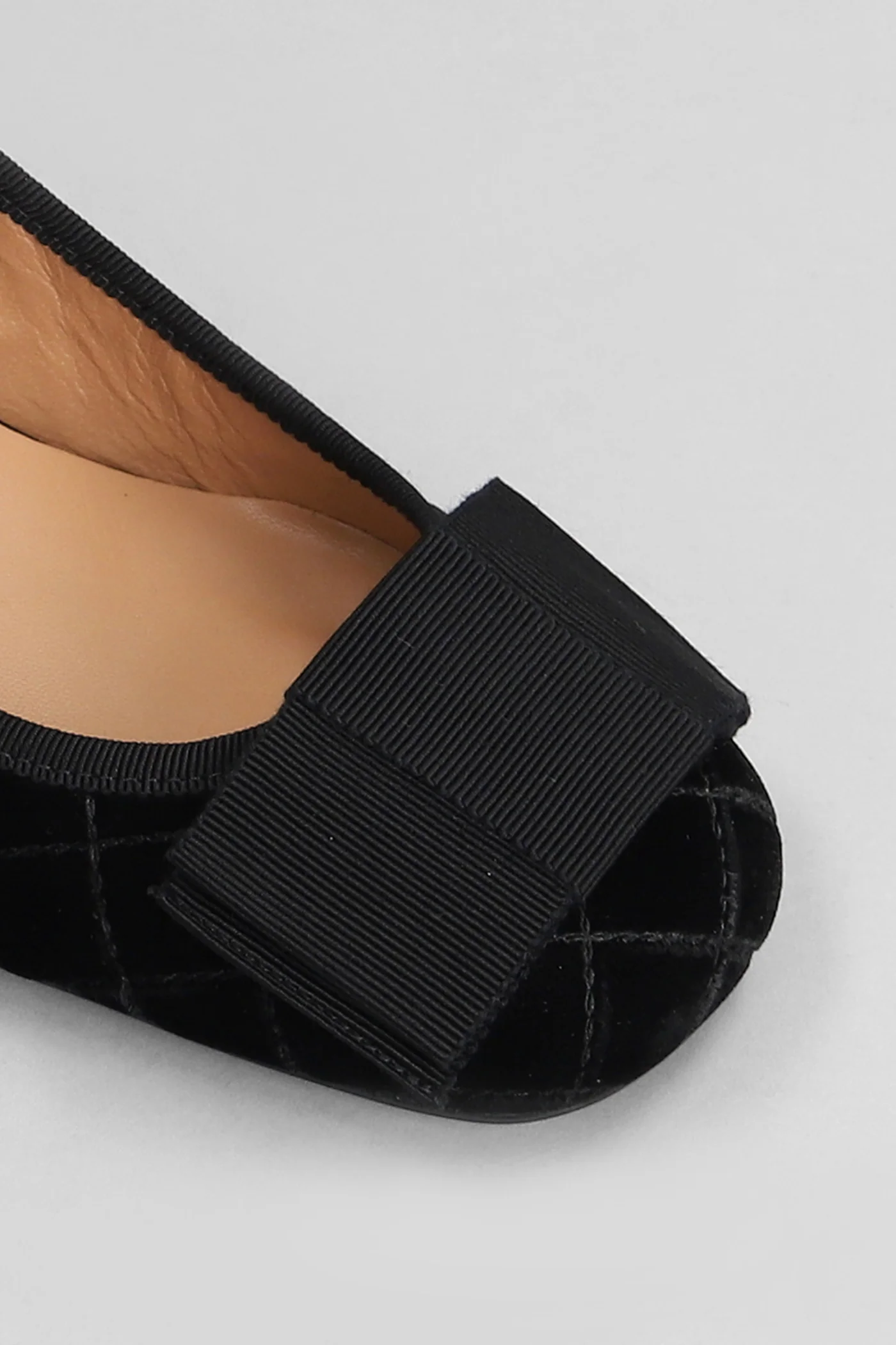 Ery Pumps in black velvet - Image 5
