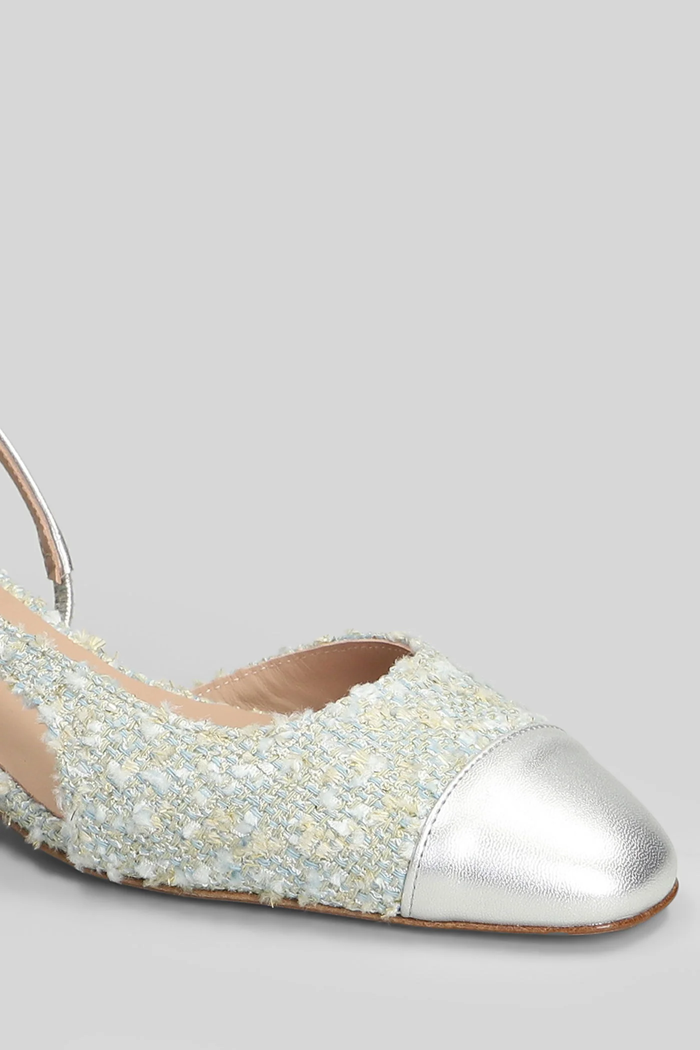 Rosette Pumps in silver leather and fabric - Image 5