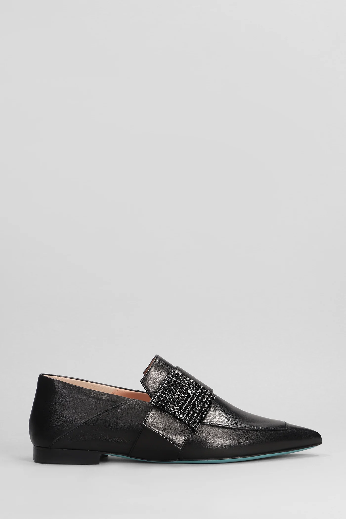 Loafers in black leather