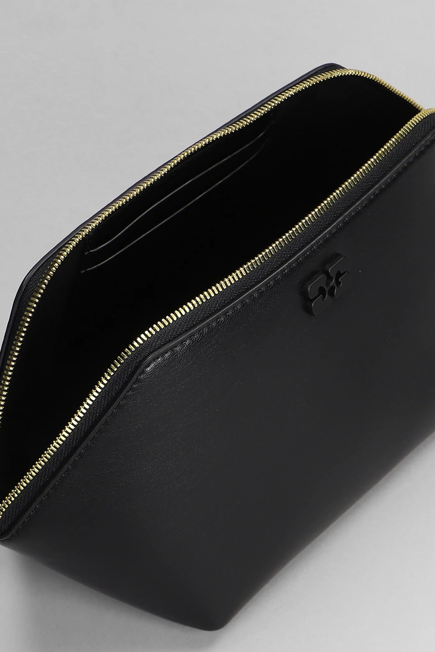 bou zipped Clutch in black leather - Image 4