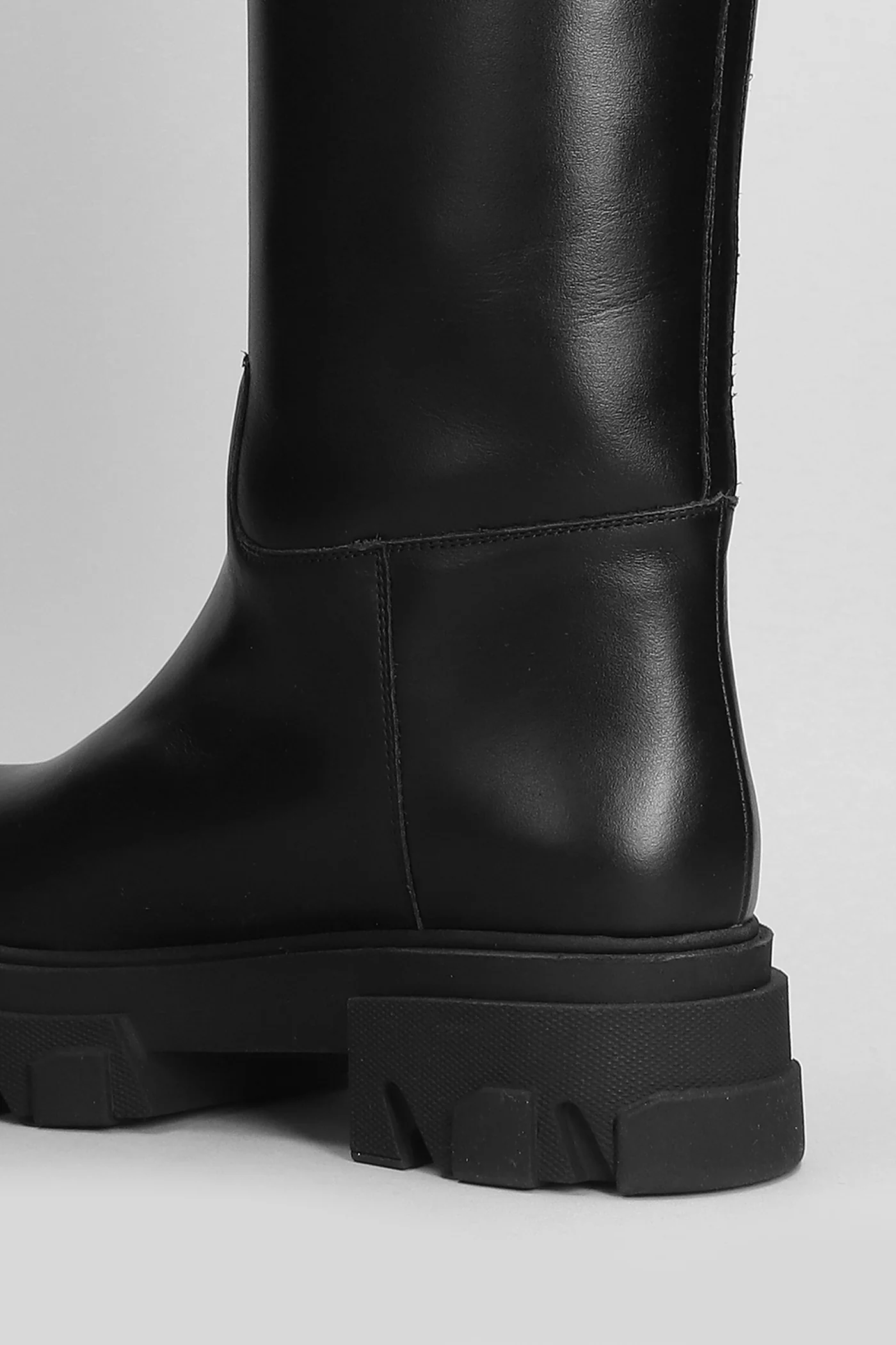 Perni 07 low heels boots in black leather - Image 5