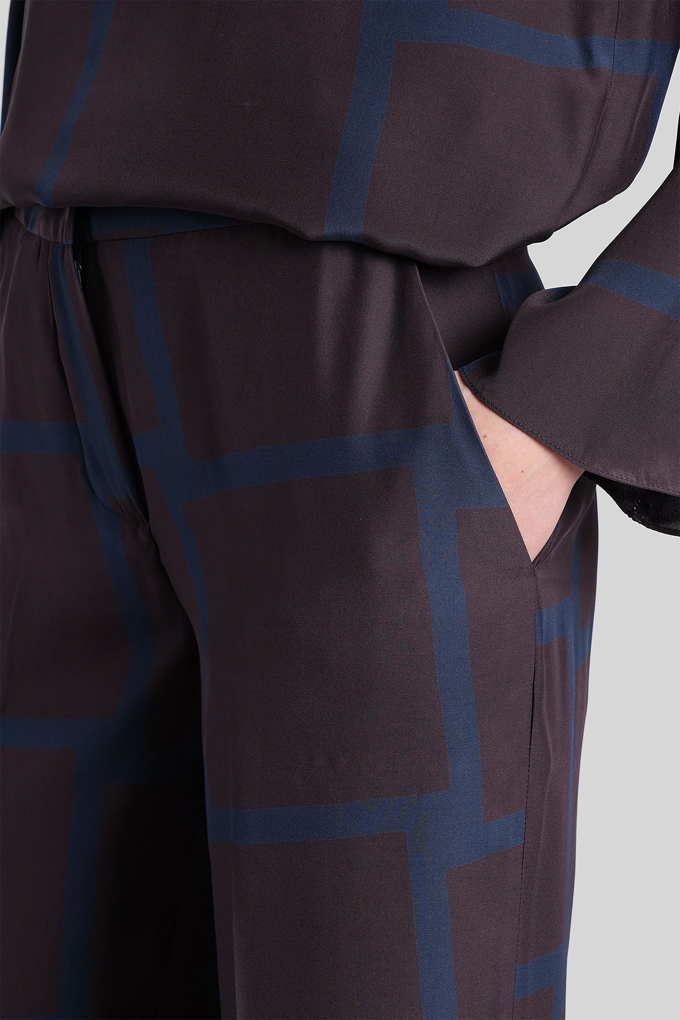 Valerie pant Pants in bordeaux silk - Image 5