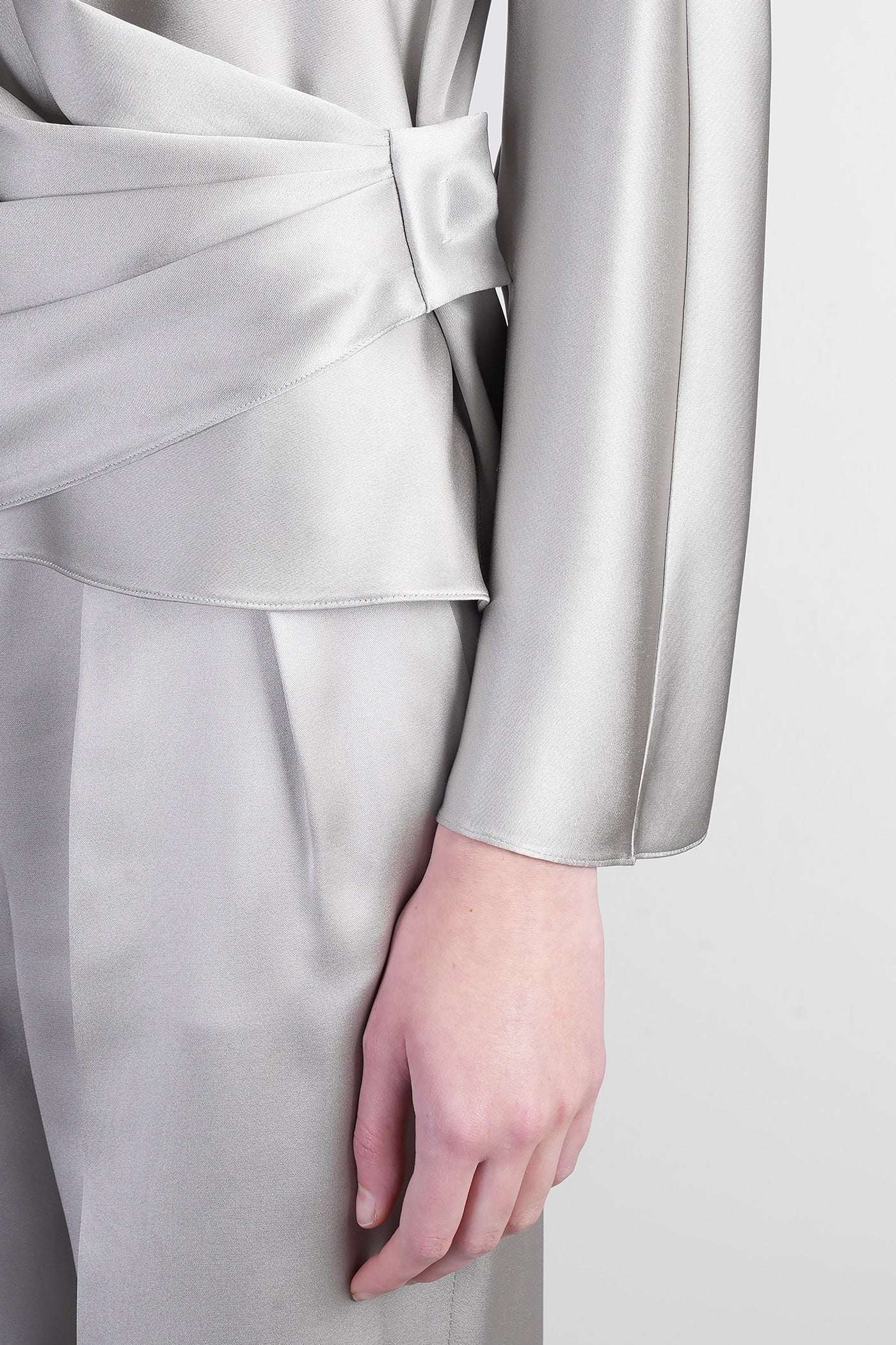 Blouse in grey silk - Image 5