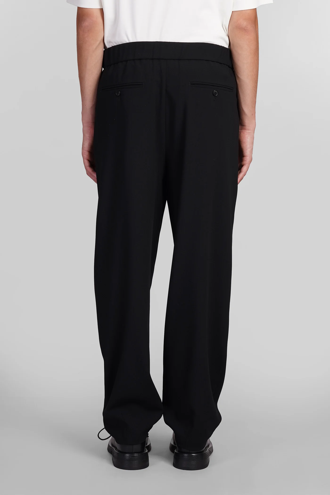 in black wool - Image 5