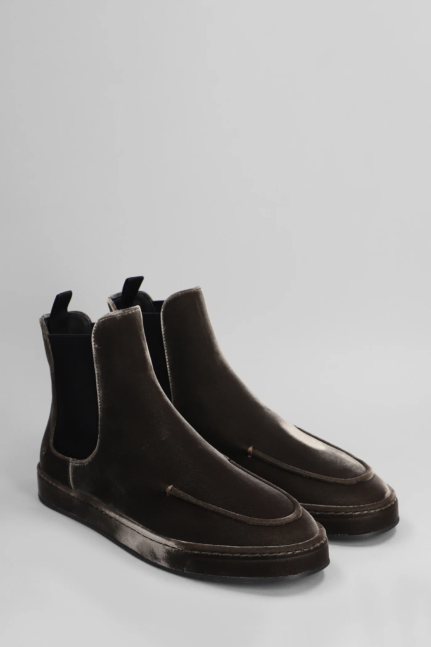 low heels Ankle boots in brown velvet - Image 2