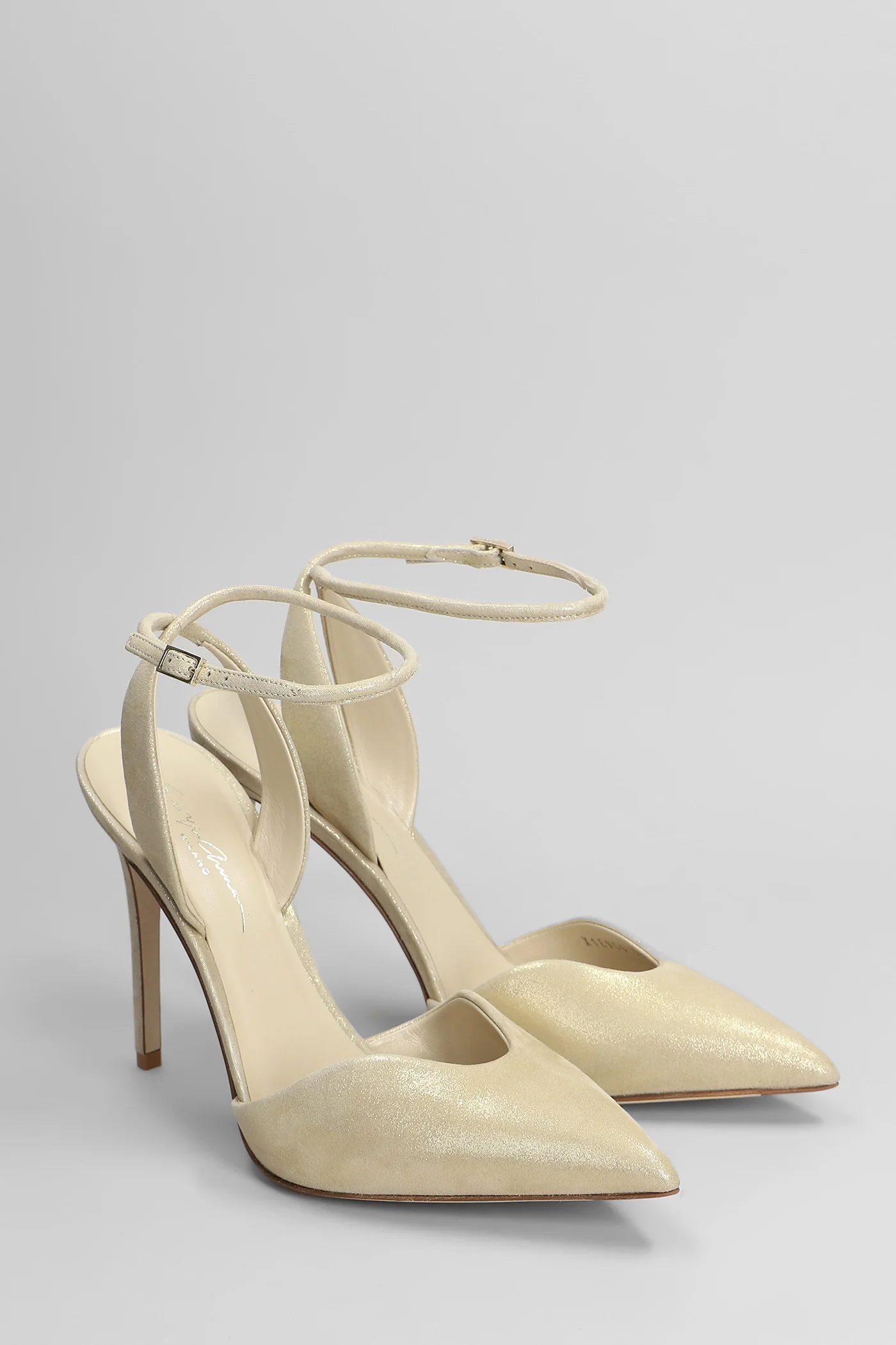 Pumps in gold suede - Image 2