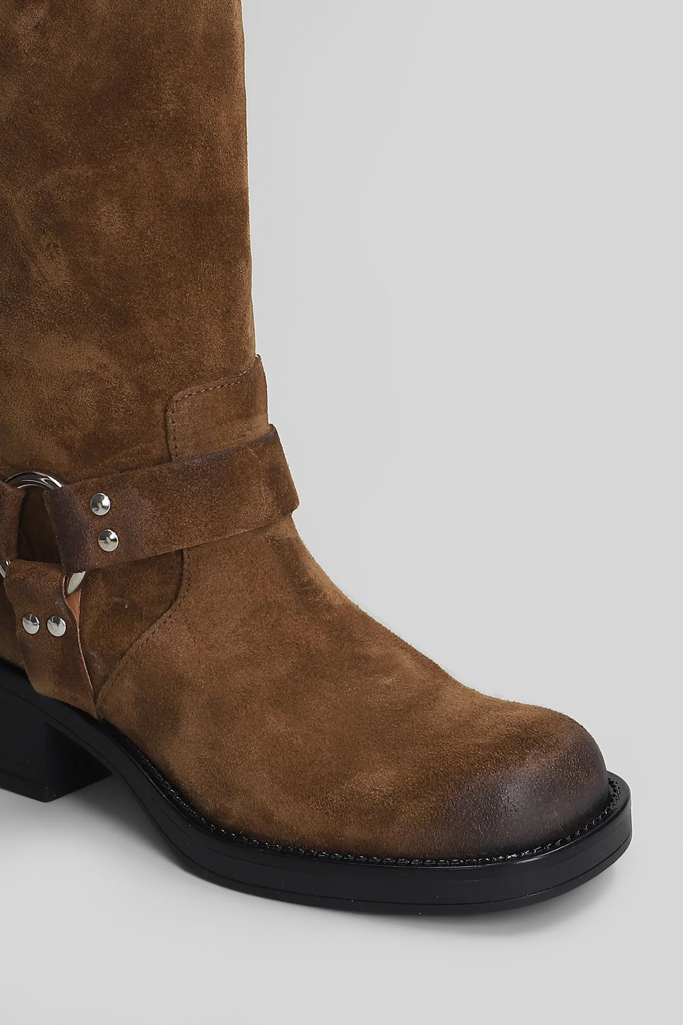 Chester low heels Ankle boots in brown suede - Image 5