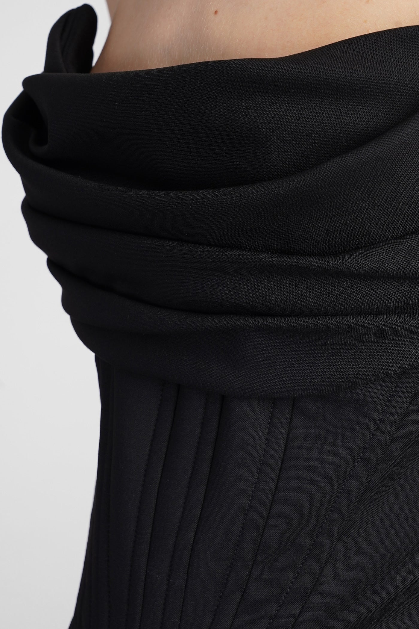 Topwear in black wool - Image 5