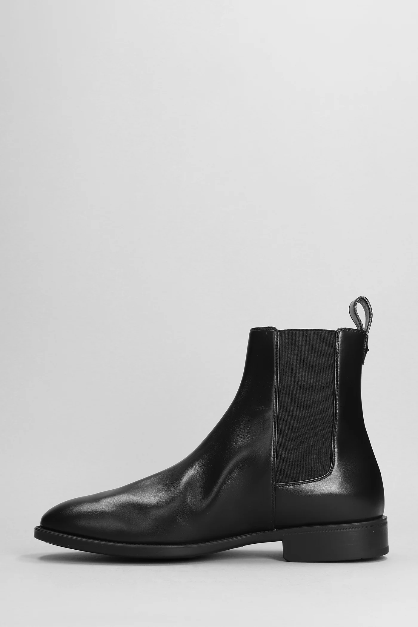 Ankle boots in black leather - Image 3
