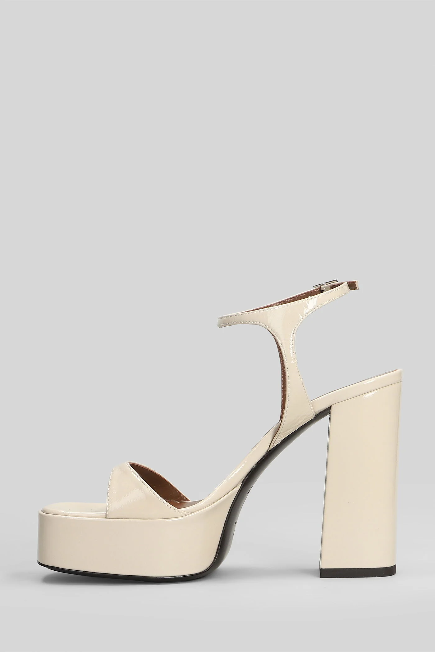 Biarritz 85 Sandals in beige patent leather - Image 3