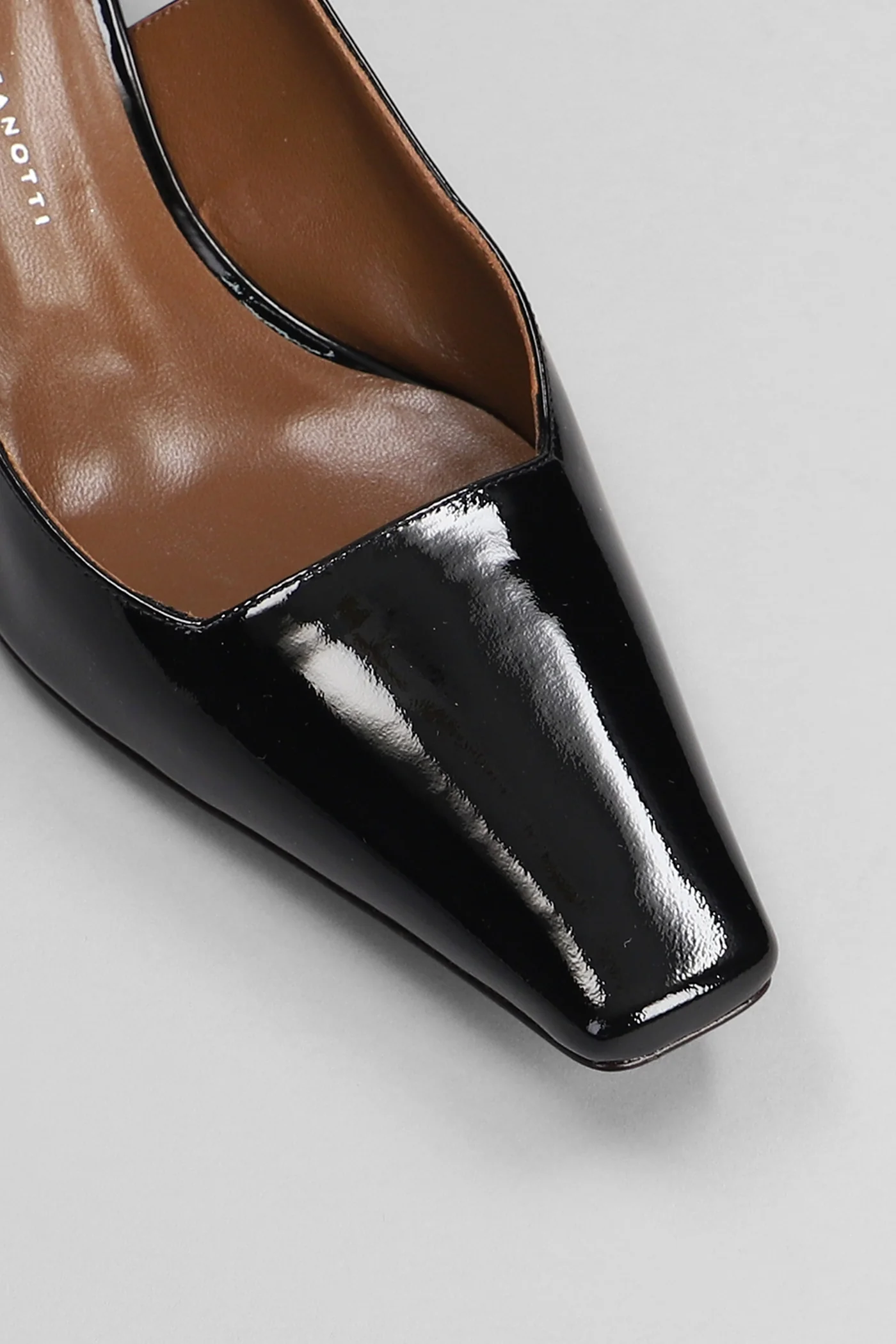 Brendha Pumps in black patent leather - Image 5