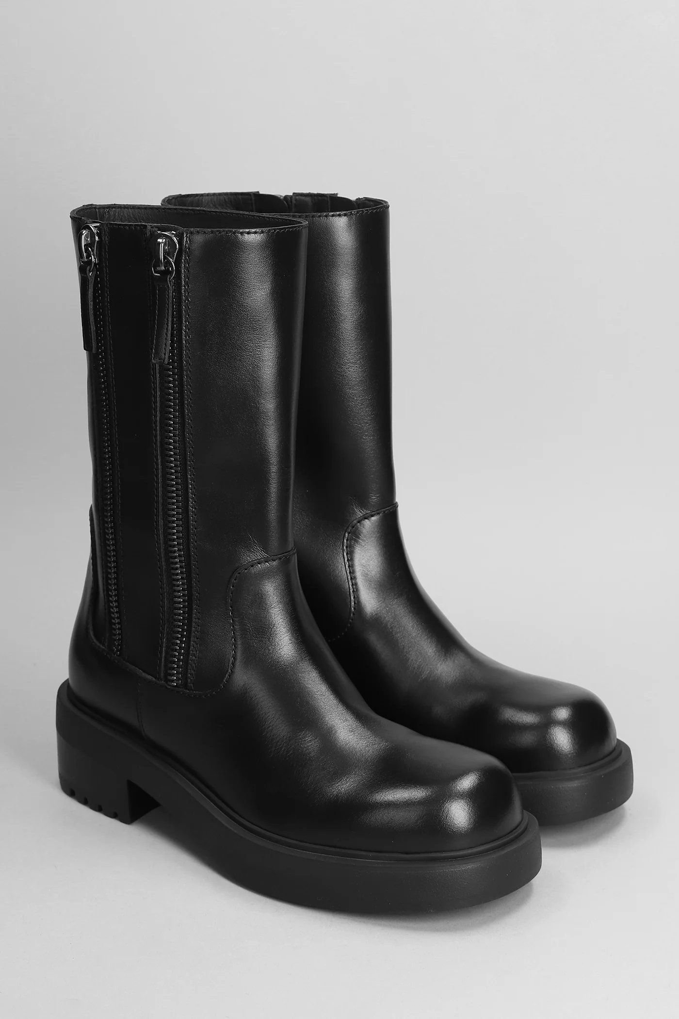 Foustine Combat boots in black leather - Image 2