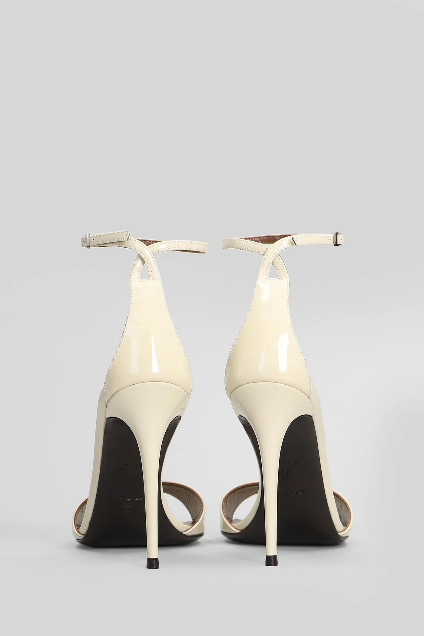 Intriigo strap 105 Sandals in beige patent leather - Image 4