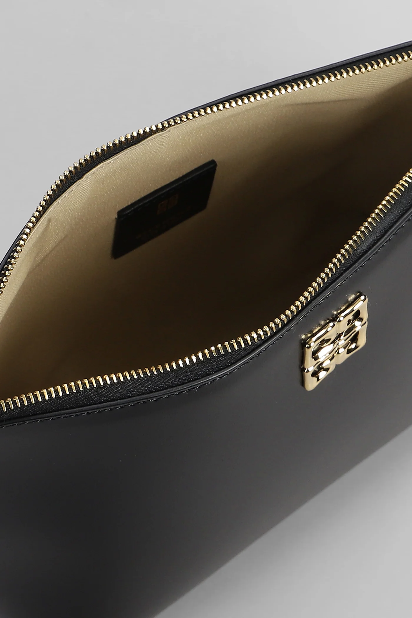 4g liquid pouch m Clutch in black leather - Image 4