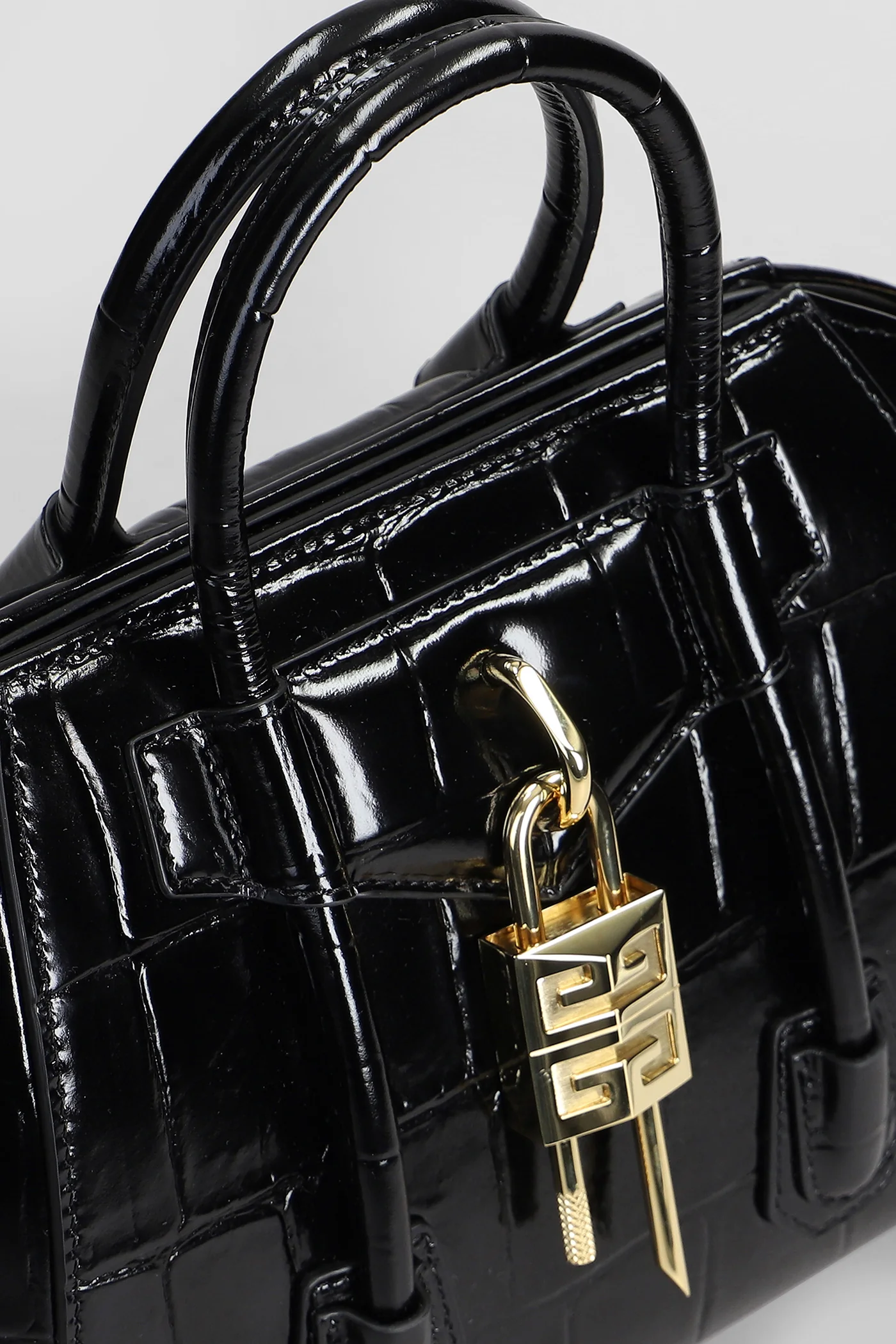 Antigona lock mini Hand bag in black leather - Image 4