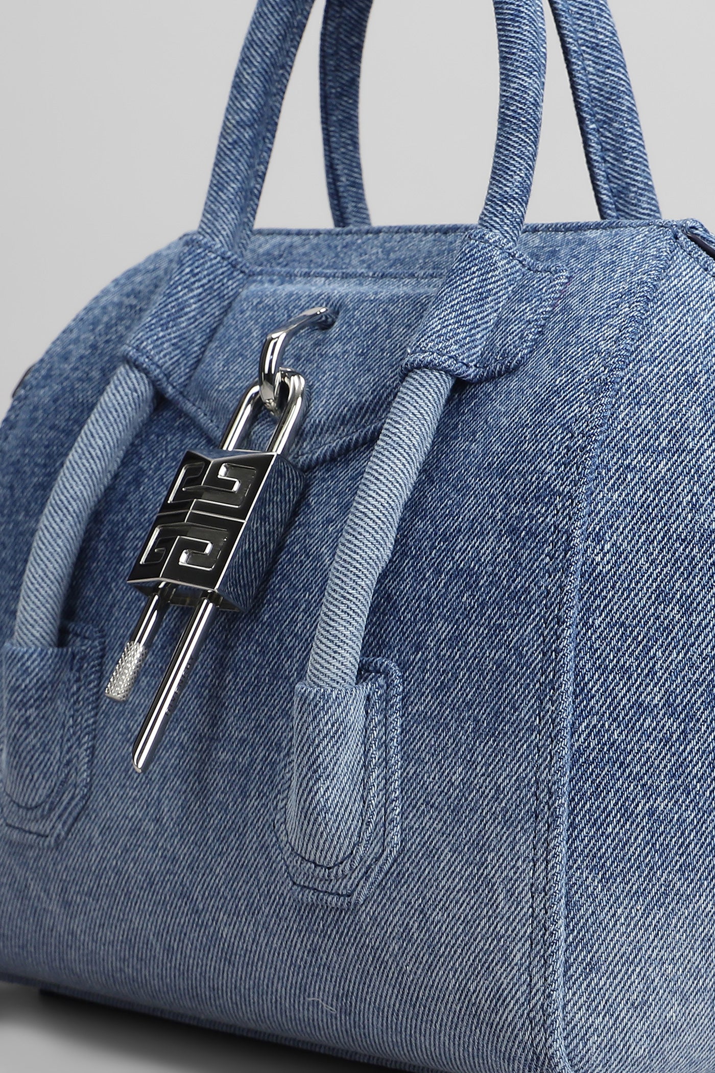 Antigona lock mini Shoulder bag in blue cotton - Image 4