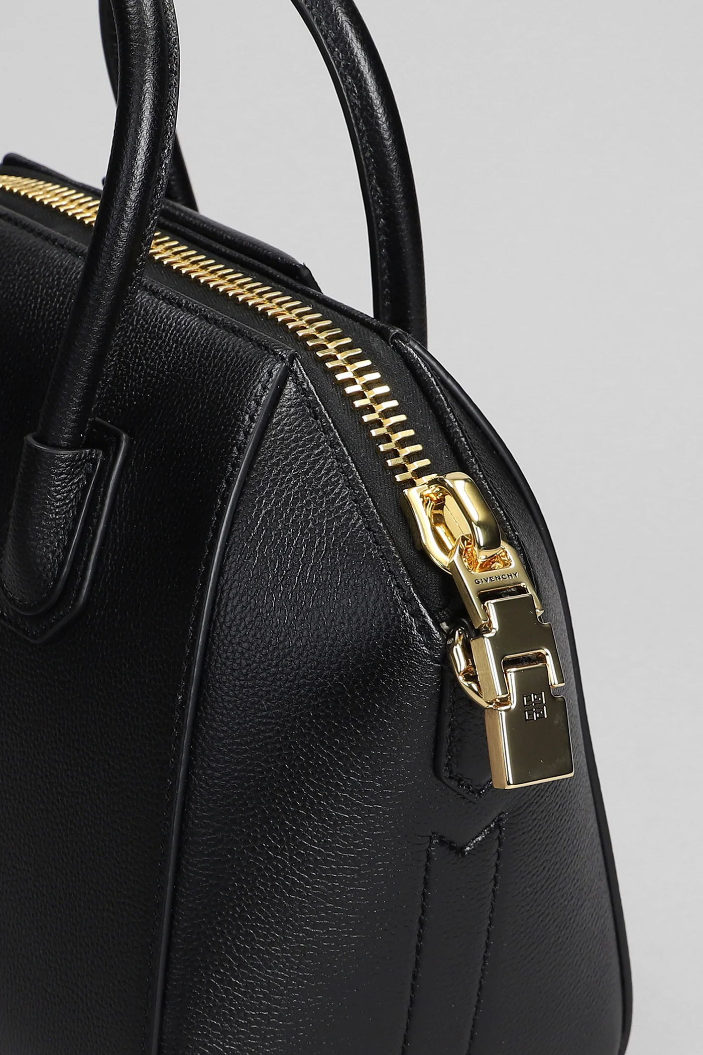Antigona Mini Hand bag in black leather - Image 4