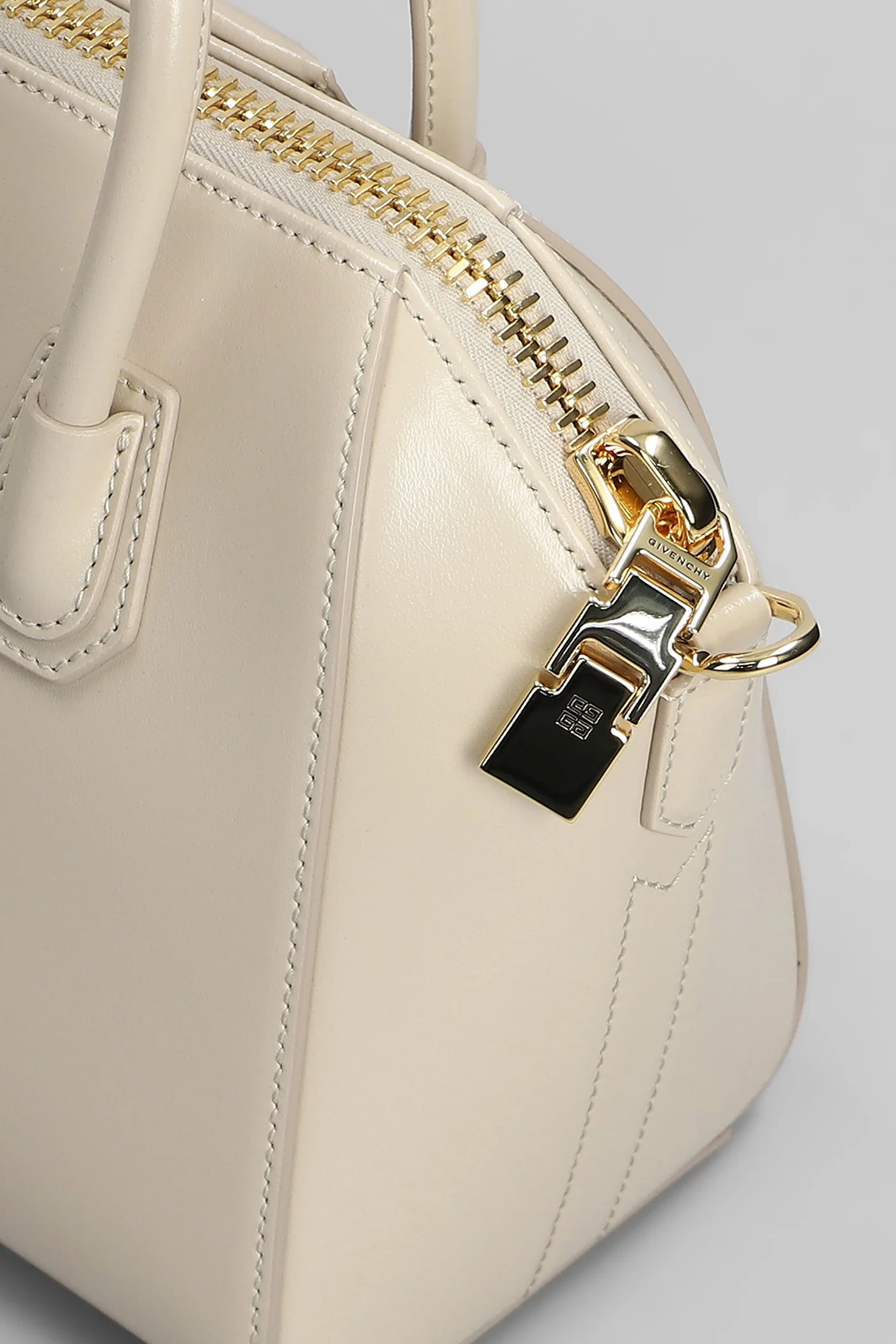 Antigona mini Shoulder bag in beige leather - Image 4