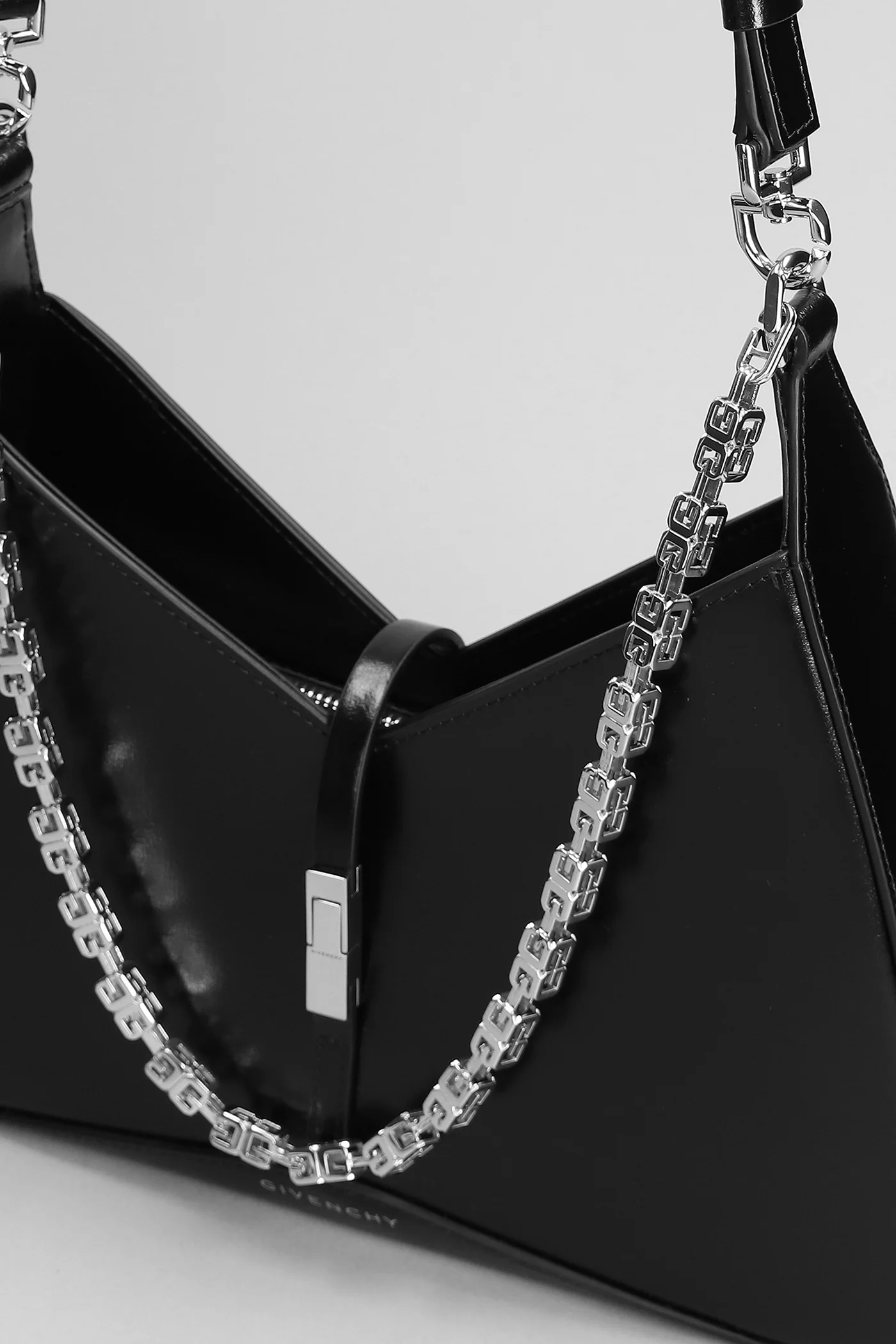Shoulder bag in black leather - Image 4