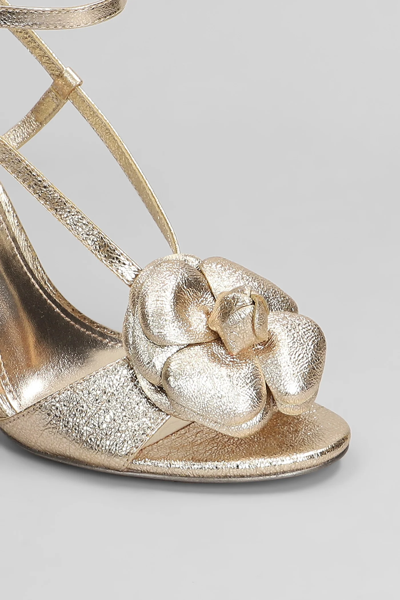 Lowlow Sandals in gold leather - Image 5