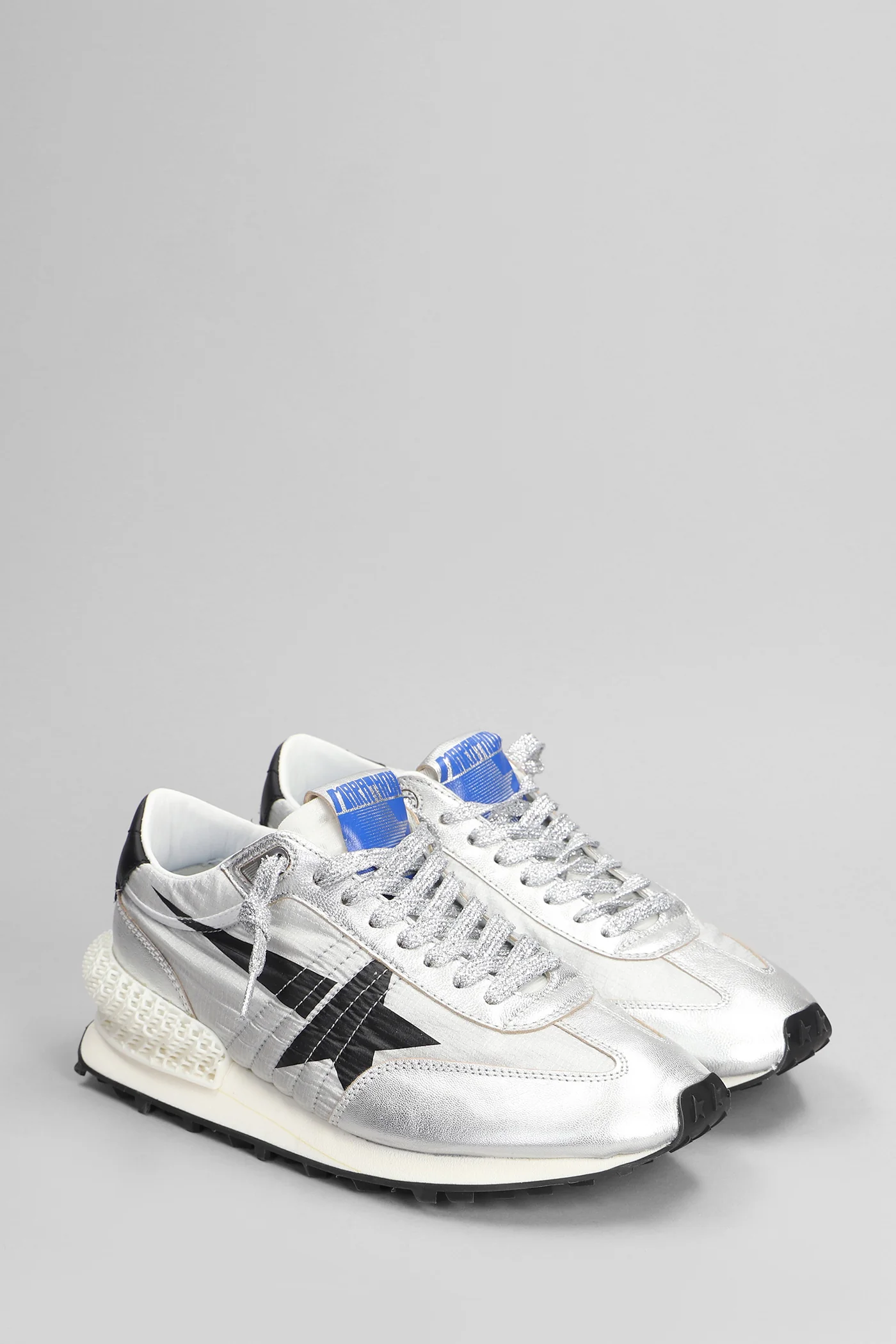 Running Marathon Sneakers in silver leather and fabric - Image 2
