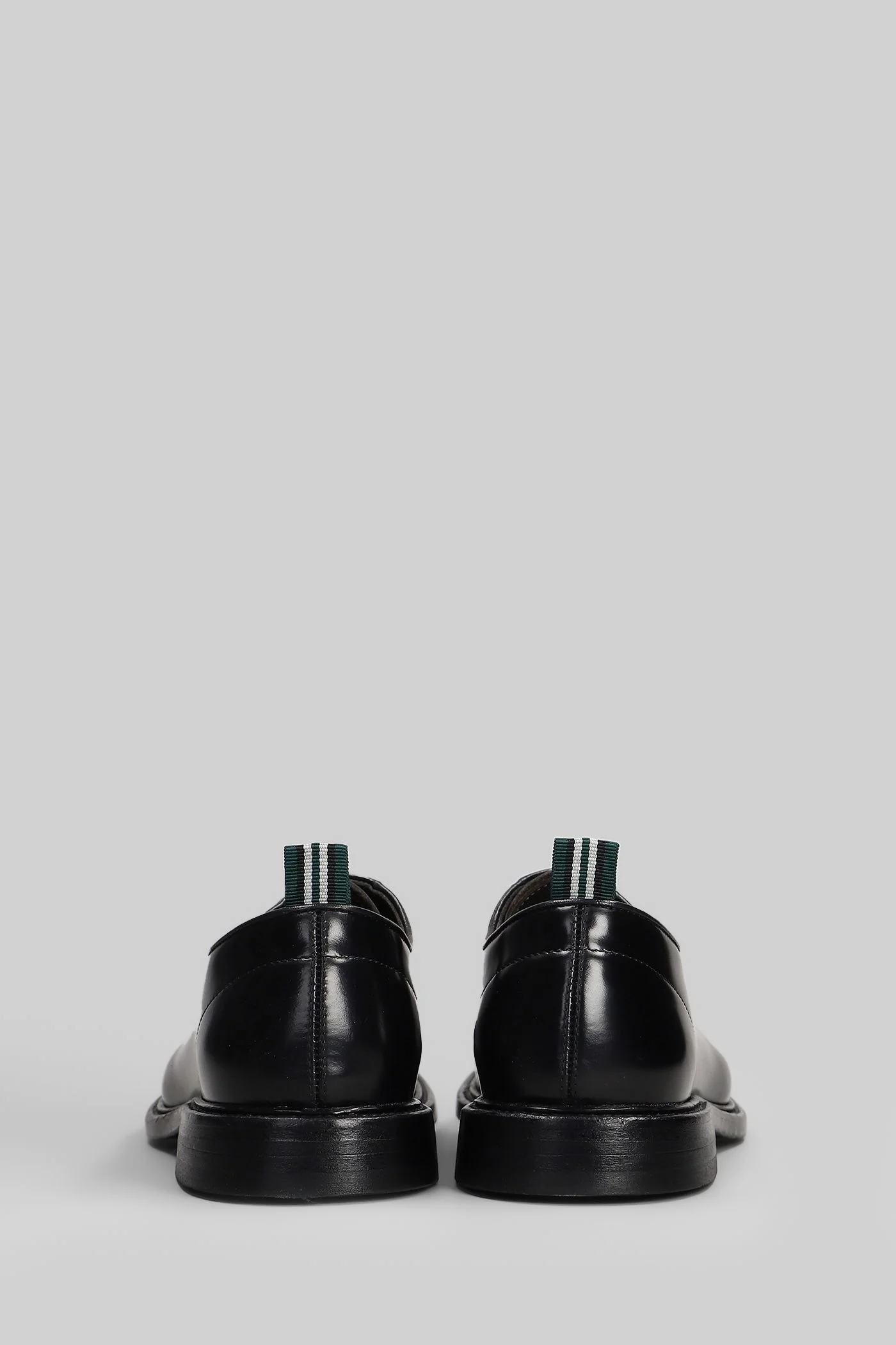 Lace up shoes in black leather - Image 4