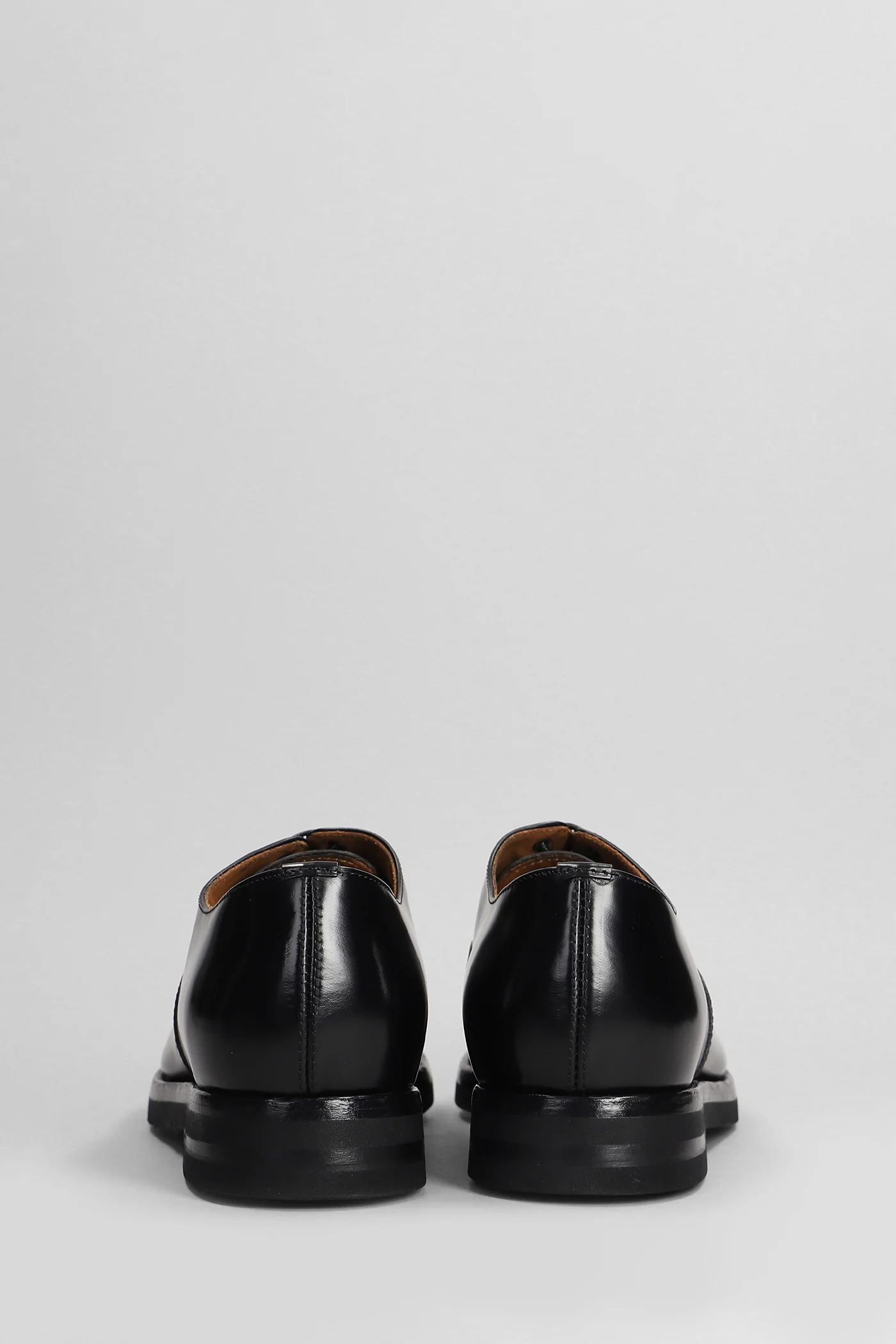 Lace up shoes in black leather - Image 4
