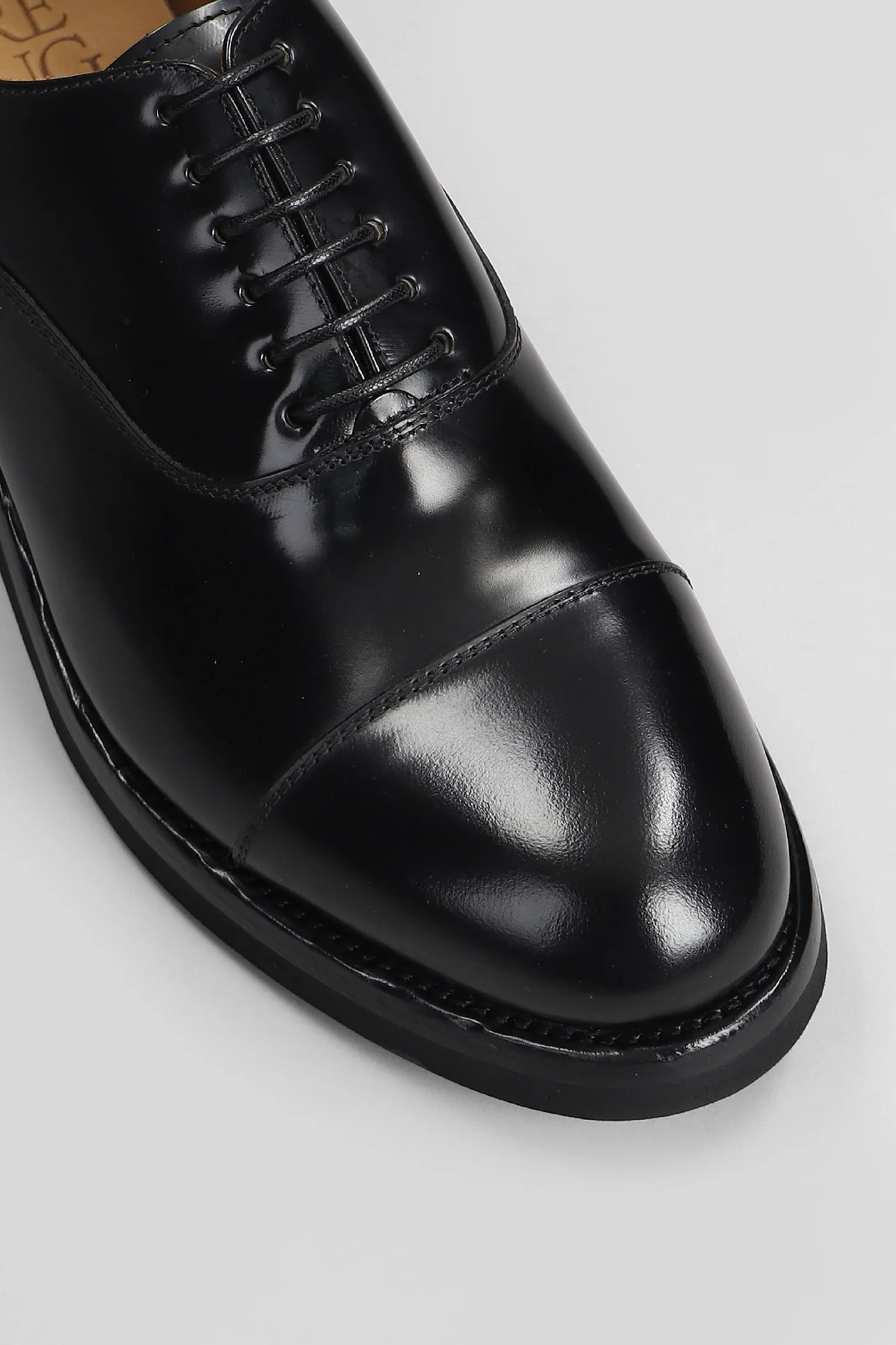 Lace up shoes in black leather - Image 5