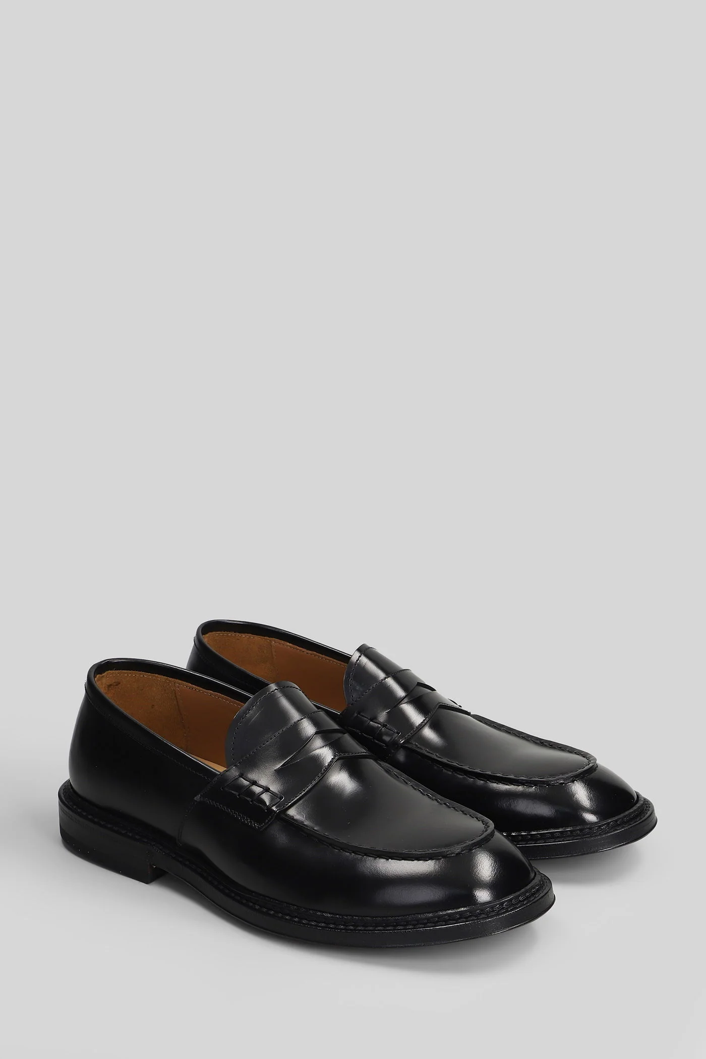 Loafers in black leather - Image 2