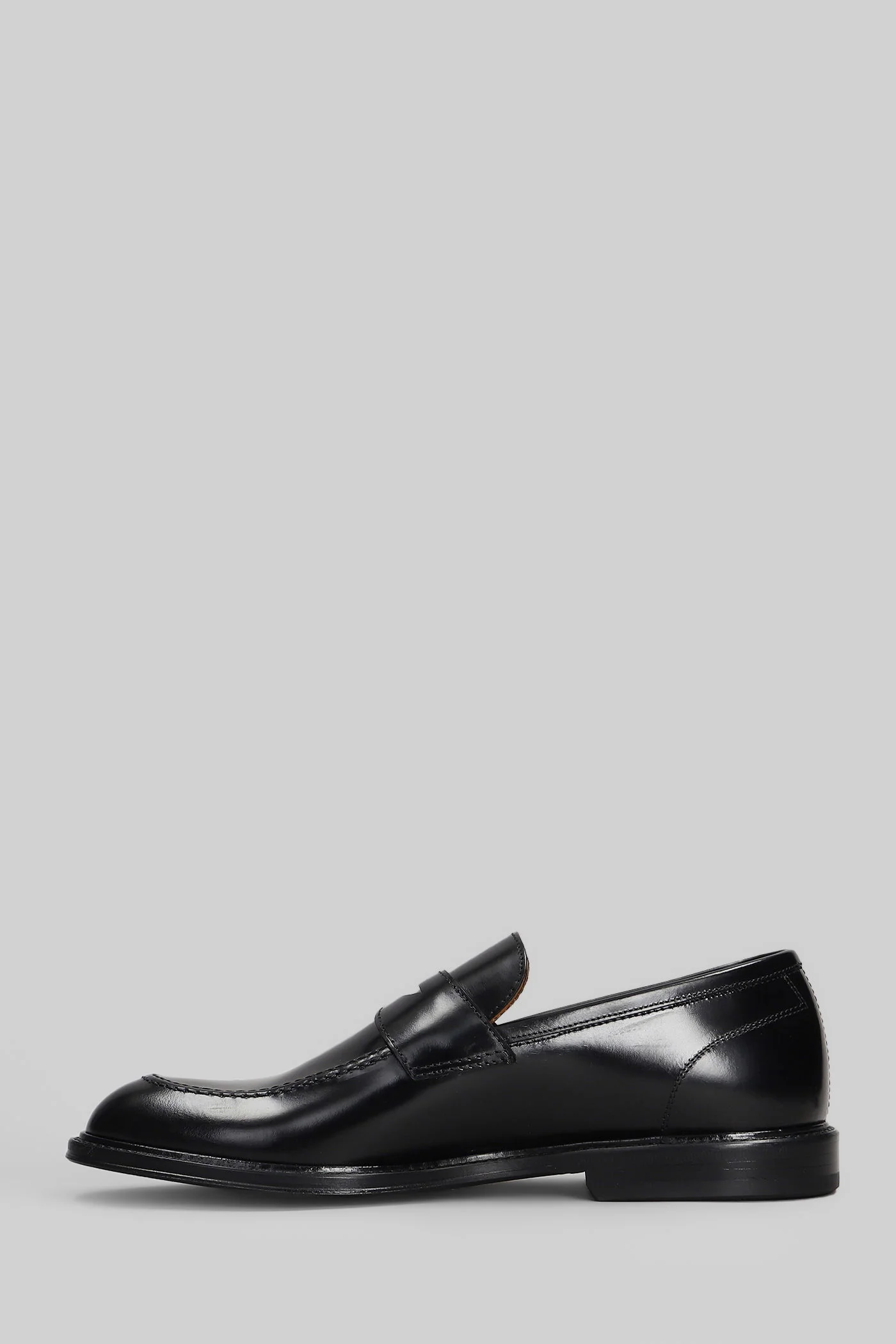 Loafers in black leather - Image 3