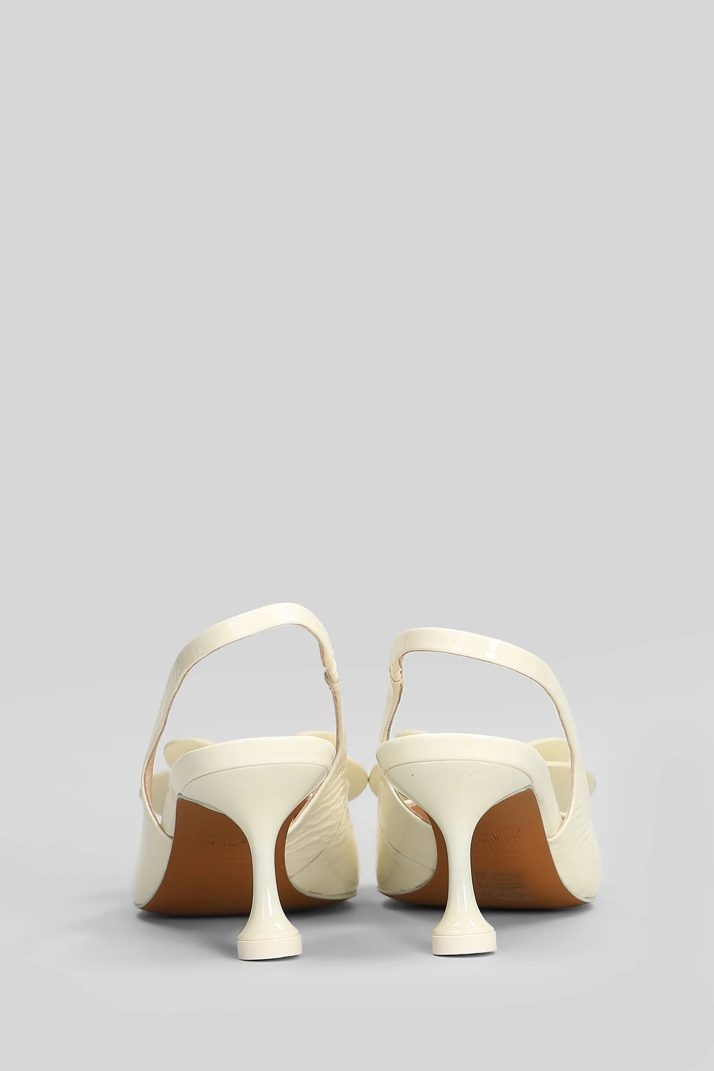Pumps in white leather - Image 4