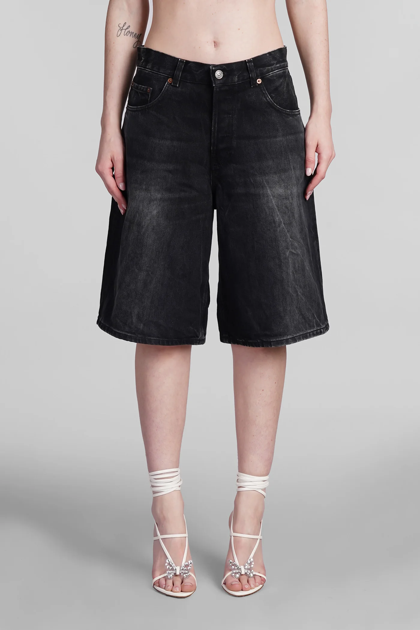 Becky Shorts in black cotton