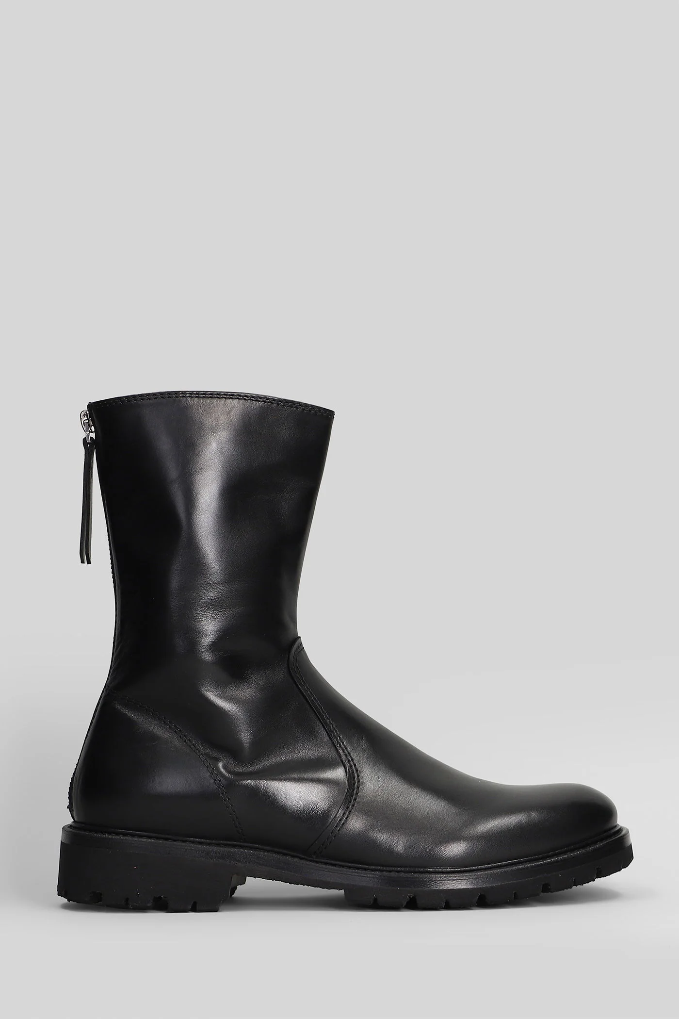Ankle boots in black leather