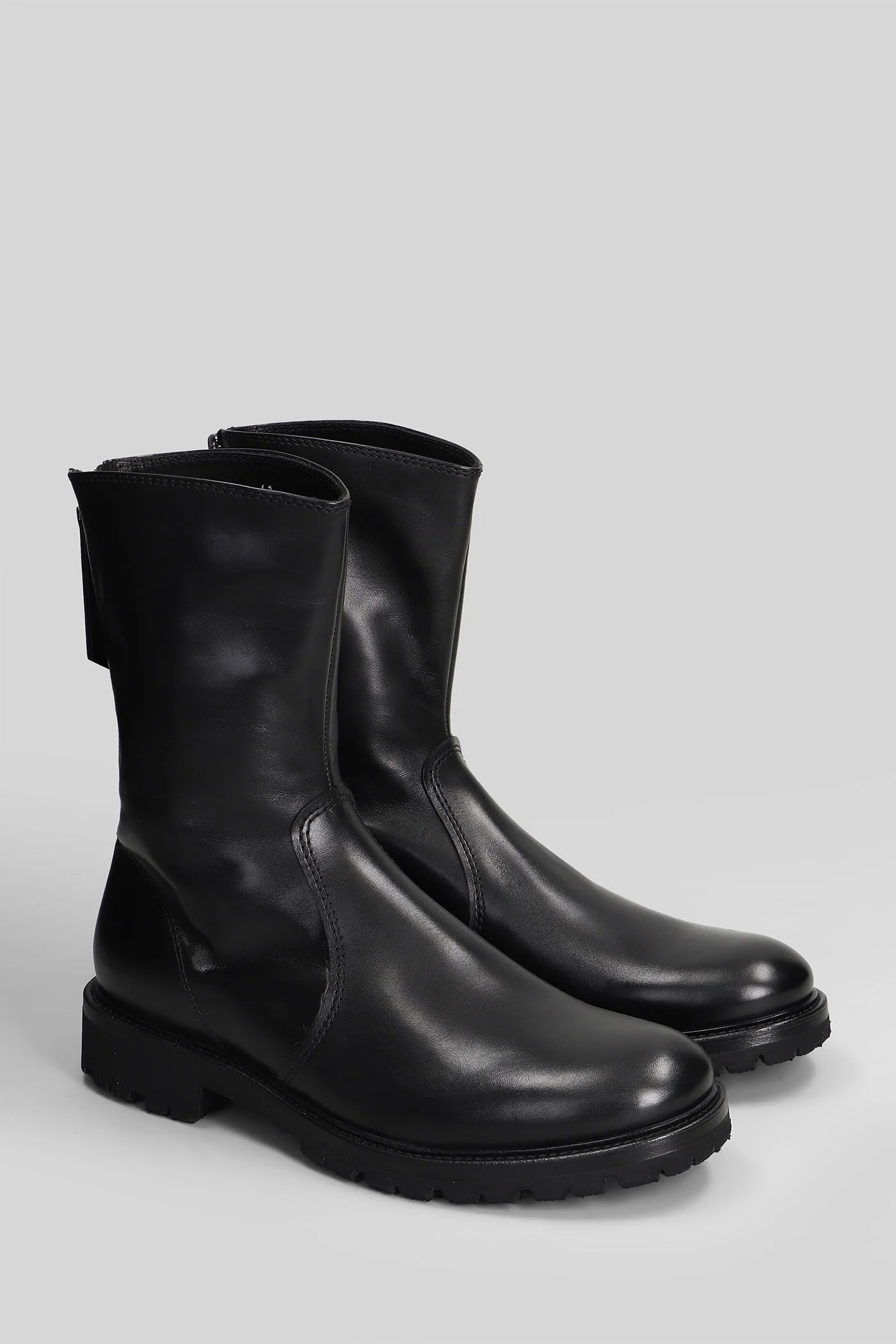 Ankle boots in black leather - Image 2