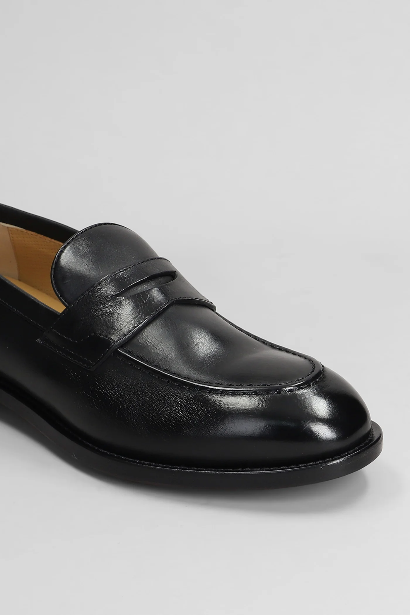 Loafers in black leather - Image 5