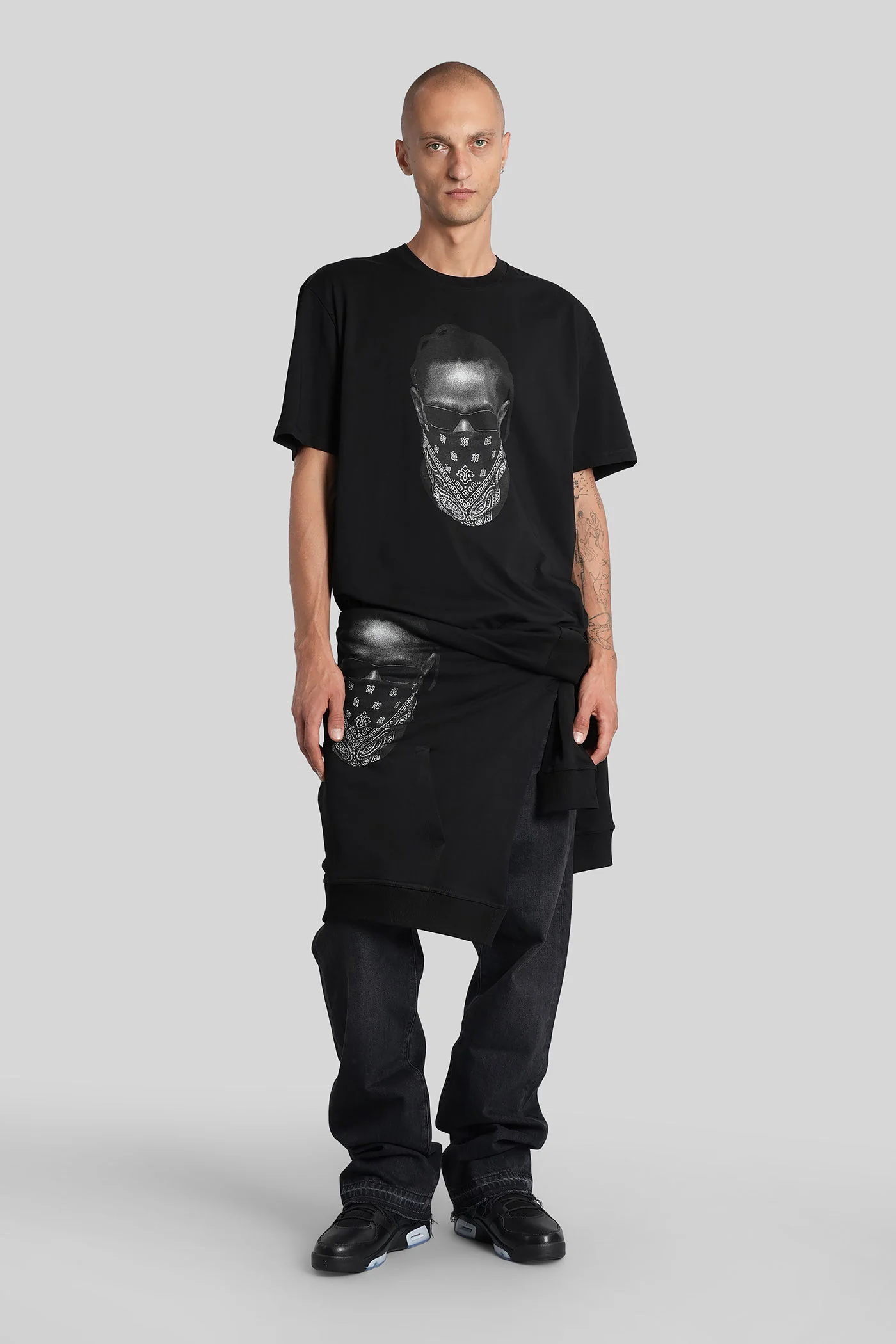 T-Shirt in black cotton - Image 2