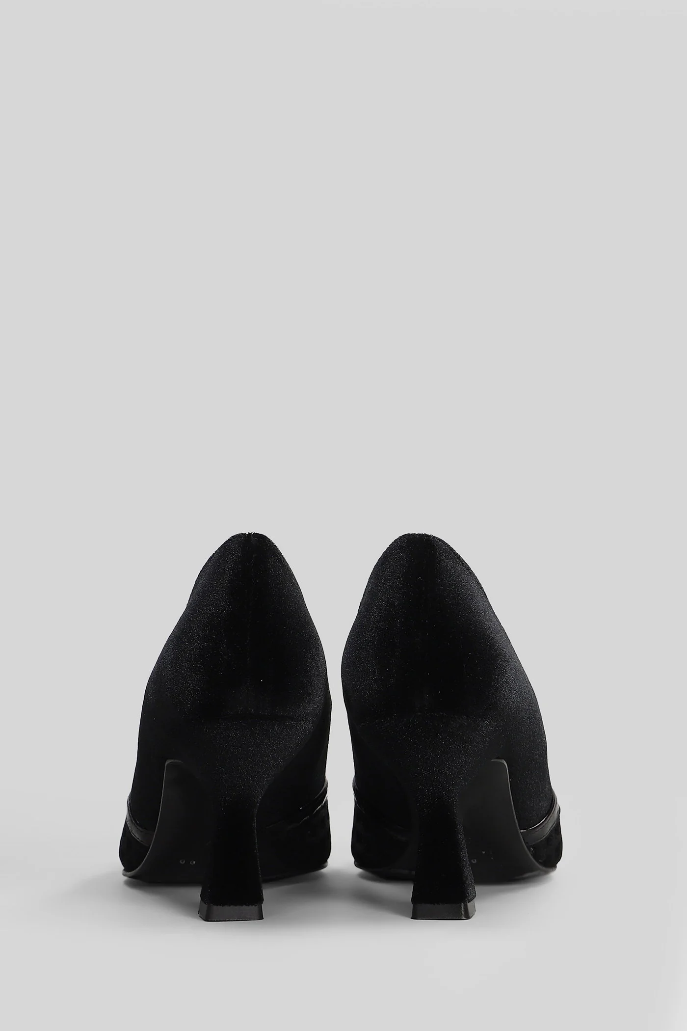 Pumps in black velvet - Image 4