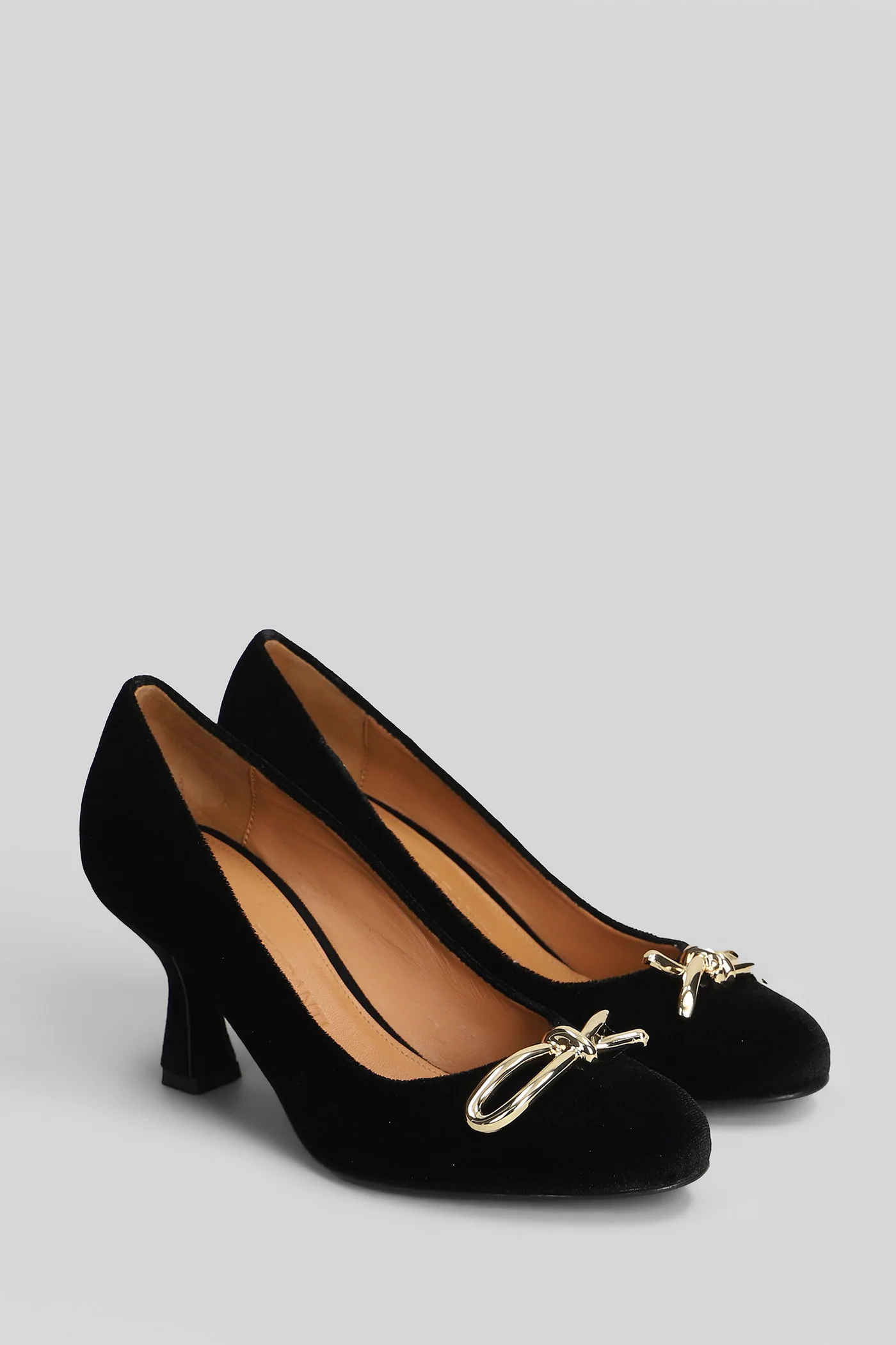 Pumps in black velvet - Image 2